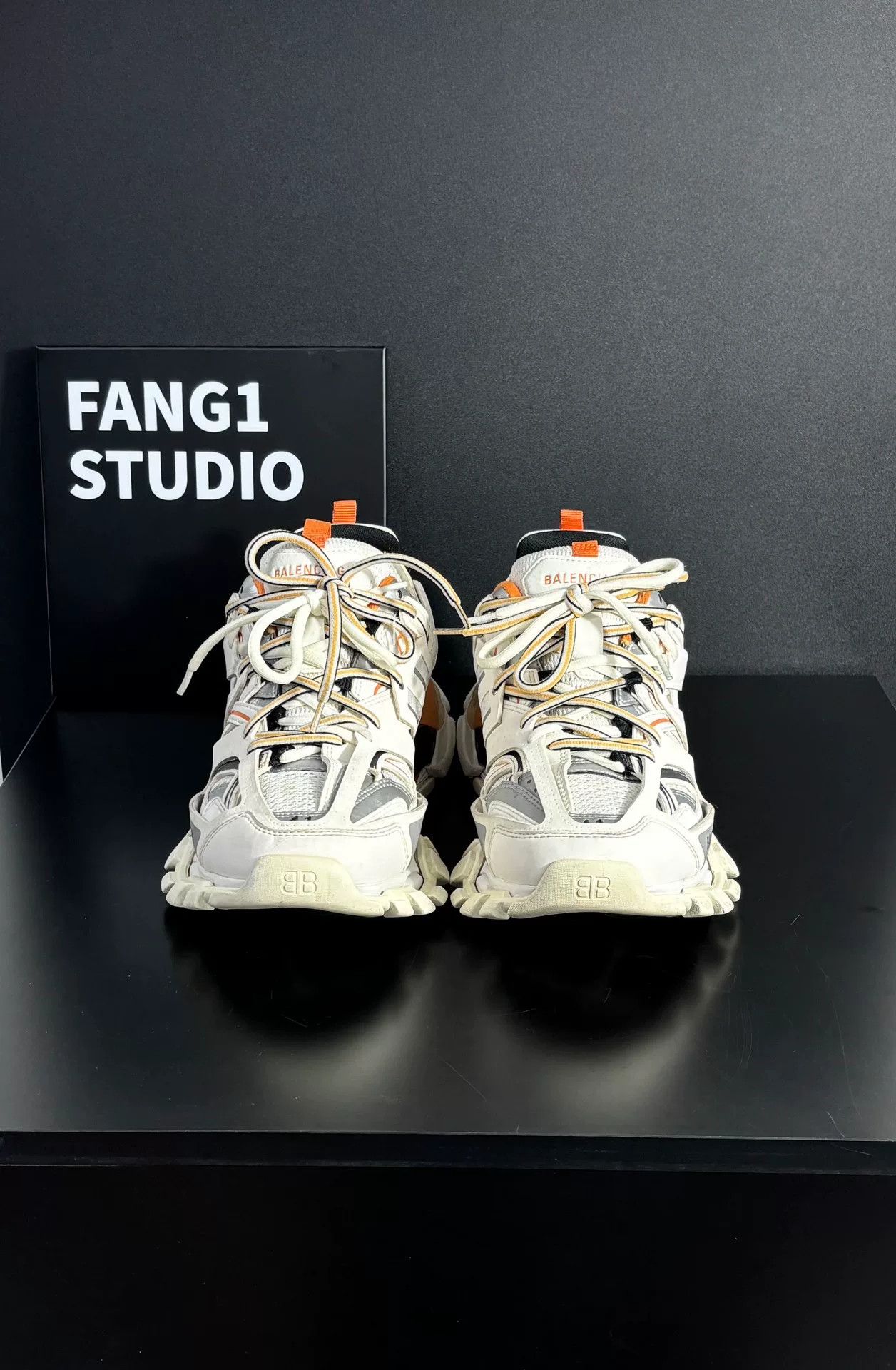 Balenciaga Balenciaga White Lowtop Sneakers 8.5 Men Size US 8.5 / EU 41-42 - 2 Thumbnail