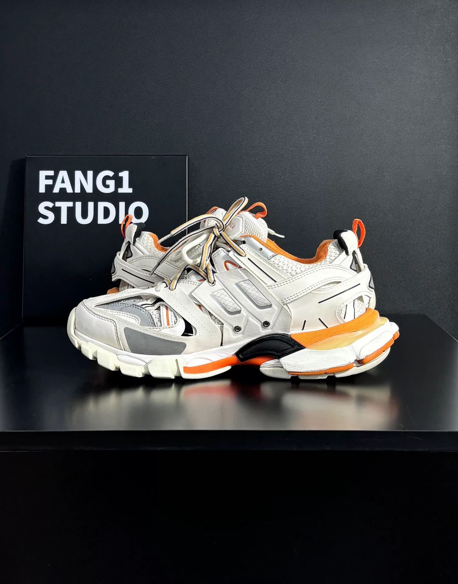 Balenciaga Balenciaga White Lowtop Sneakers 8.5 Men Size US 8.5 / EU 41-42 - 6 Thumbnail