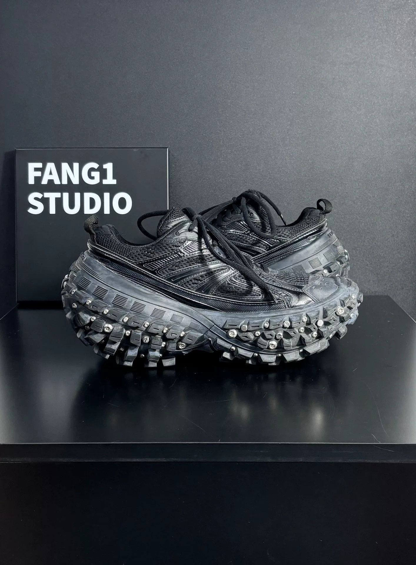 Balenciaga Balenciaga Black Lowtop Sneakers us_7-5 Women Size US 7.5 / IT 37.5 - 5 Thumbnail