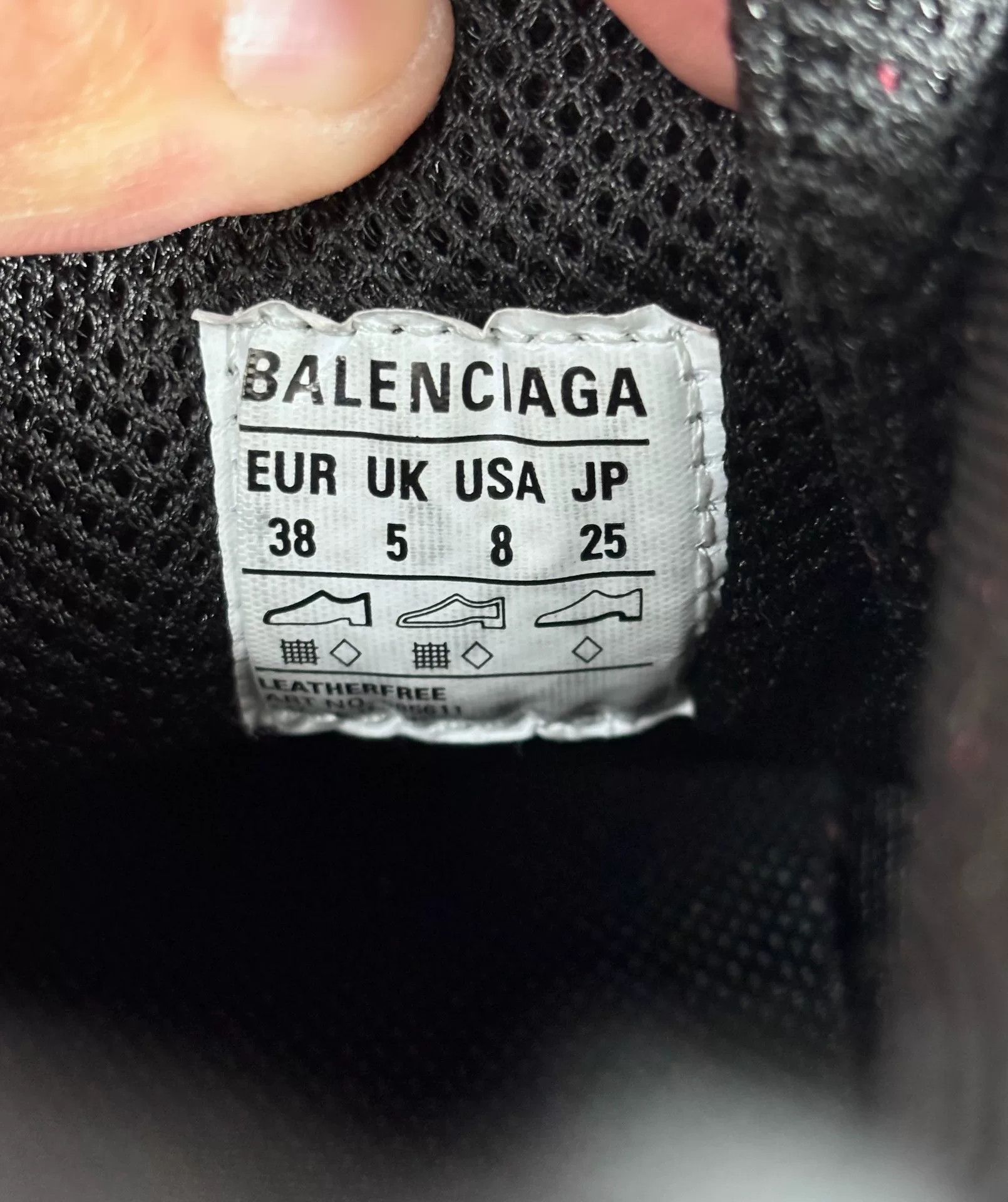 Balenciaga Balenciaga Black Lowtop Sneakers us_7-5 Women Size US 7.5 / IT 37.5 - 9 Thumbnail