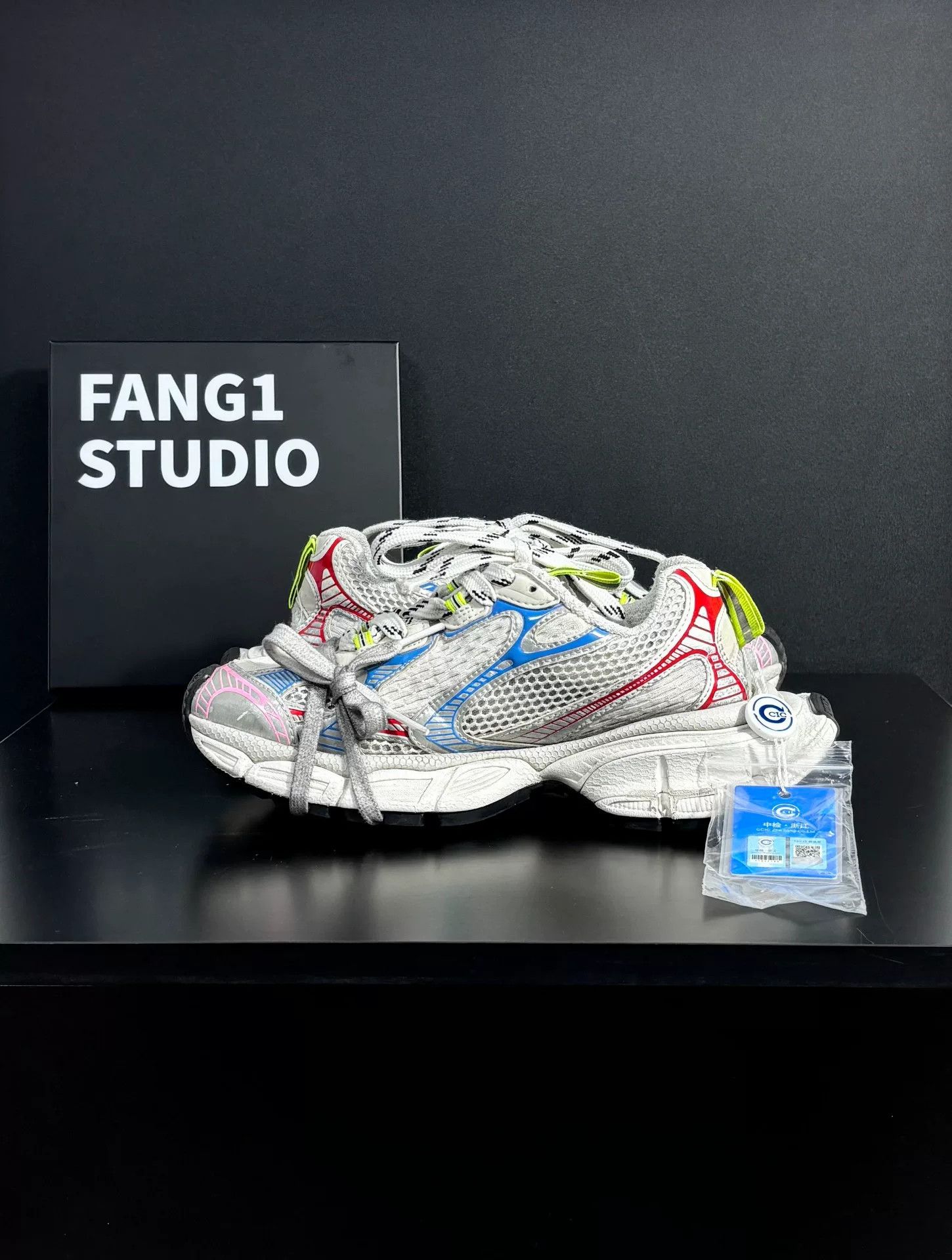Balenciaga Balenciaga Rainbow Multi Lowtop Sneakers us_6 Women Size US 6 / IT 36 - 6 Thumbnail