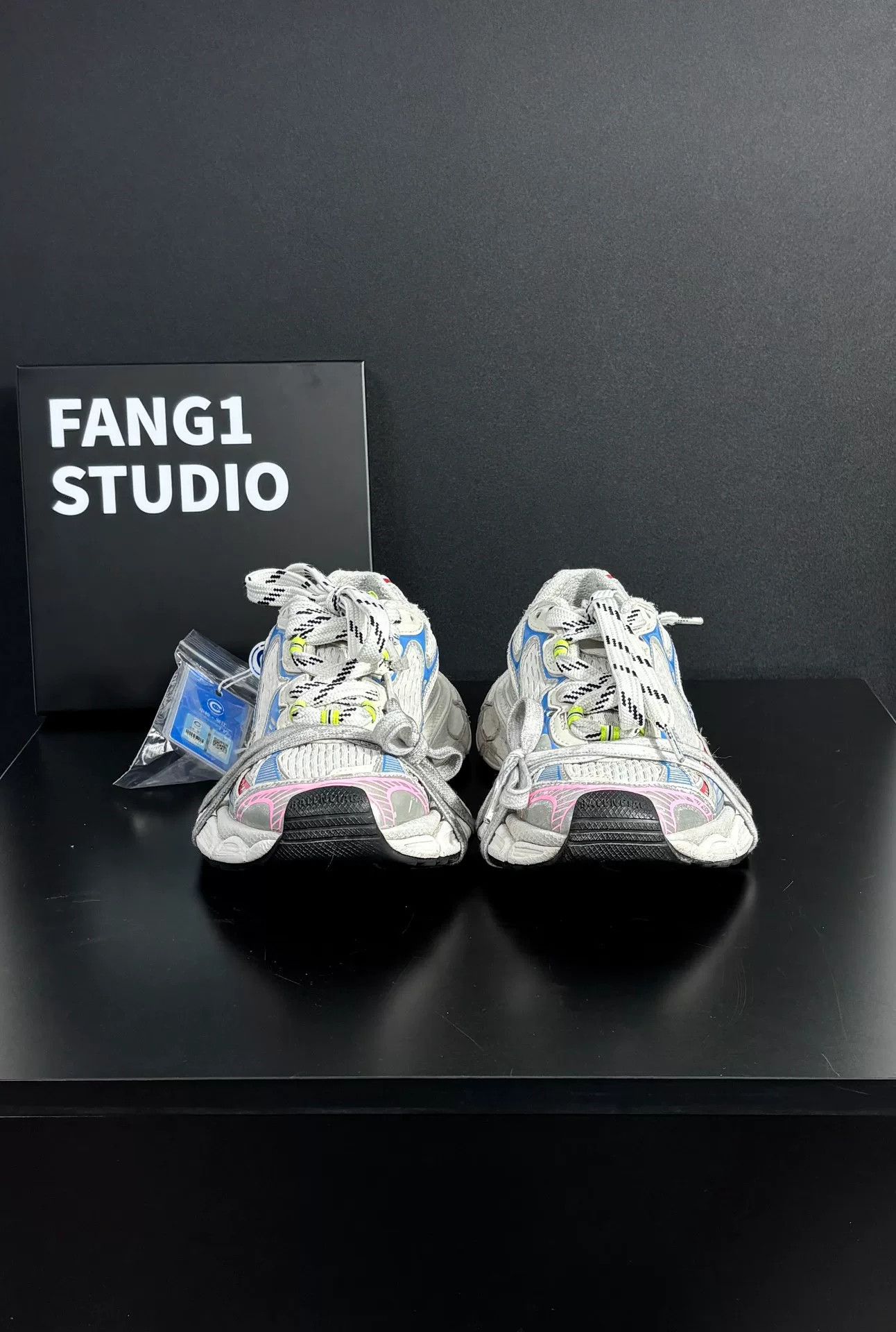 Balenciaga Balenciaga Rainbow Multi Lowtop Sneakers us_6 Women Size US 6 / IT 36 - 2 Thumbnail