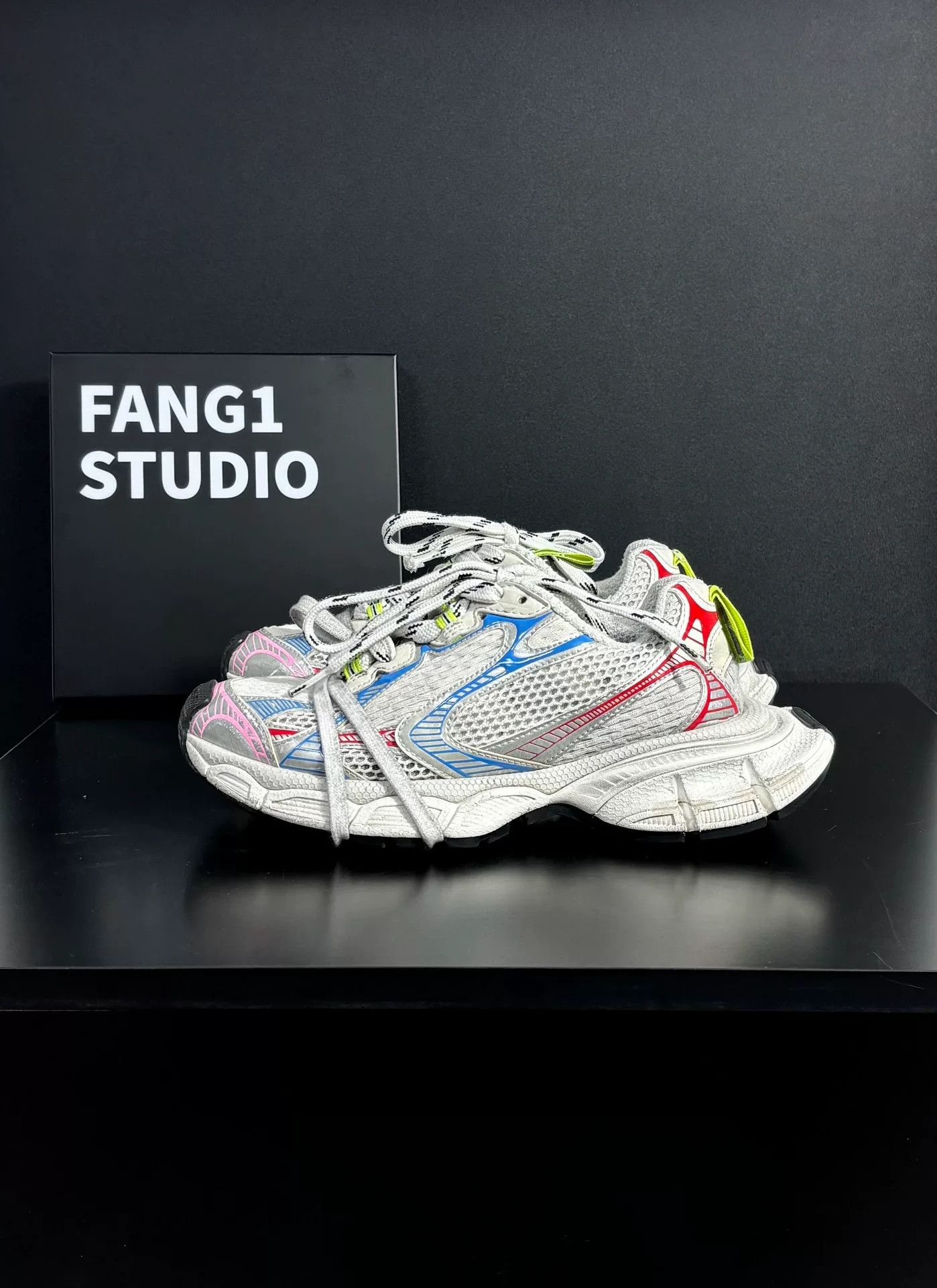 Balenciaga Balenciaga Rainbow Multi Lowtop Sneakers us_6 Women Size US 6 / IT 36 - 4 Thumbnail