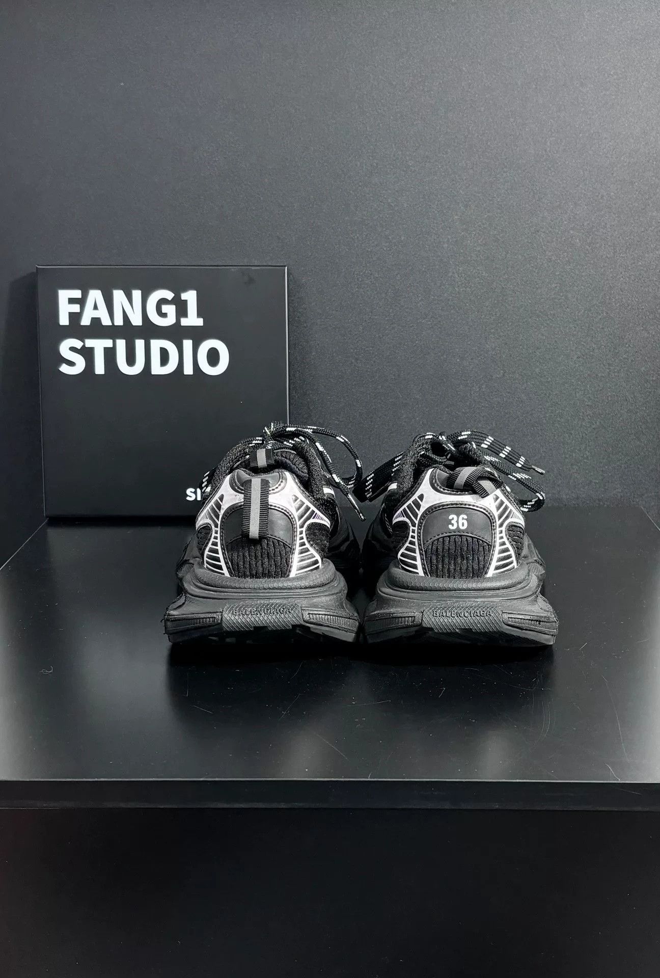 Balenciaga Balenciaga Distressed Silver Lowtop Sneakers us_6 Women Size US 6 / IT 36 - 7 Thumbnail