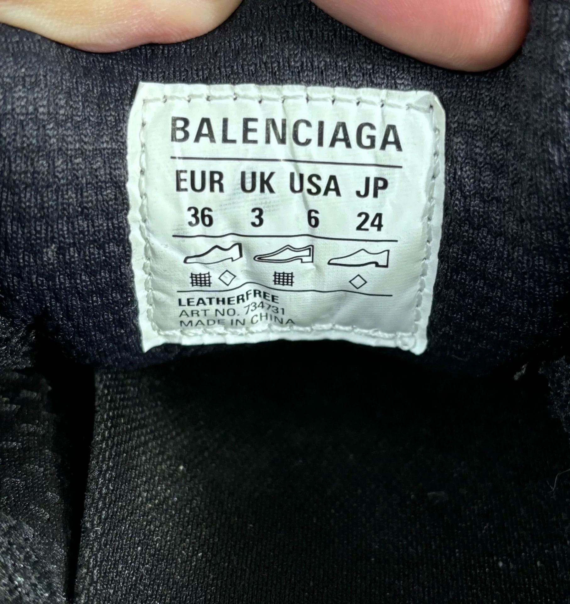 Balenciaga Balenciaga Distressed Silver Lowtop Sneakers us_6 Women Size US 6 / IT 36 - 8 Thumbnail