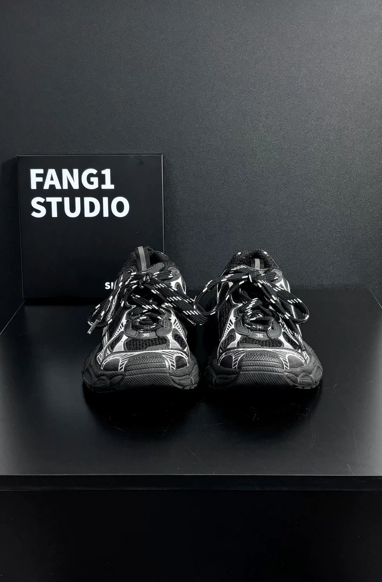 Balenciaga Balenciaga Distressed Silver Lowtop Sneakers us_6 Women Size US 6 / IT 36 - 2 Thumbnail