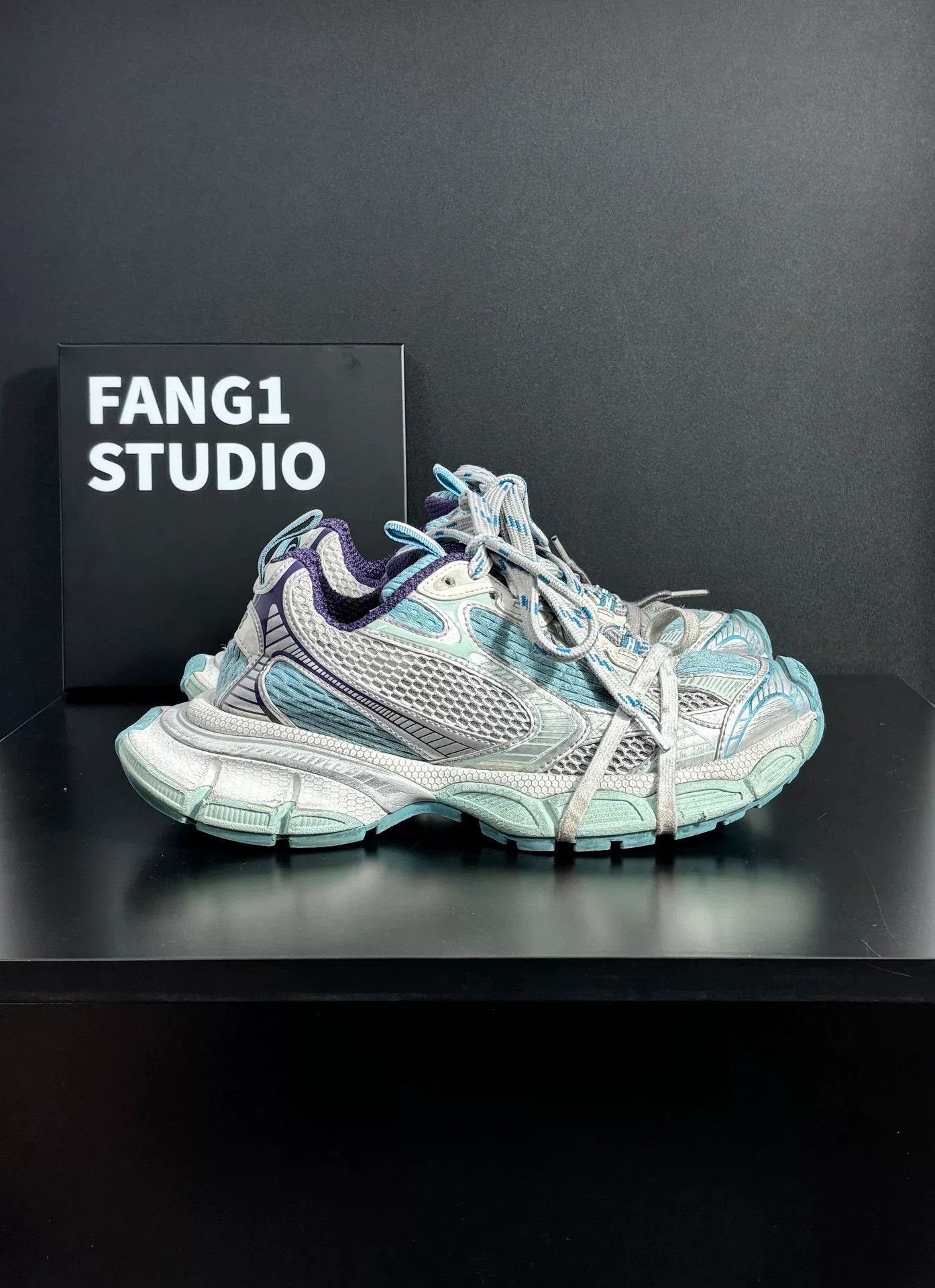 Balenciaga Balenciaga Green Lowtop Sneakers us_7-5 Women Size US 7.5 / IT 37.5 - 3 Thumbnail