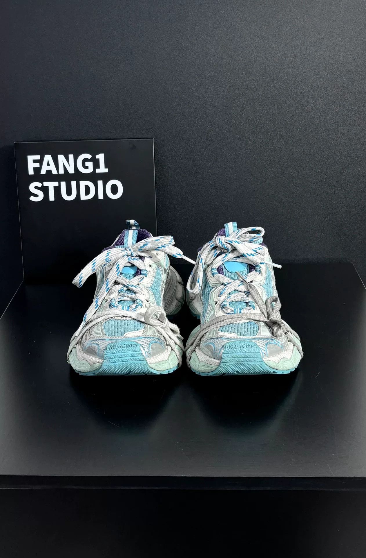 Balenciaga Balenciaga Green Lowtop Sneakers us_7-5 Women Size US 7.5 / IT 37.5 - 2 Thumbnail