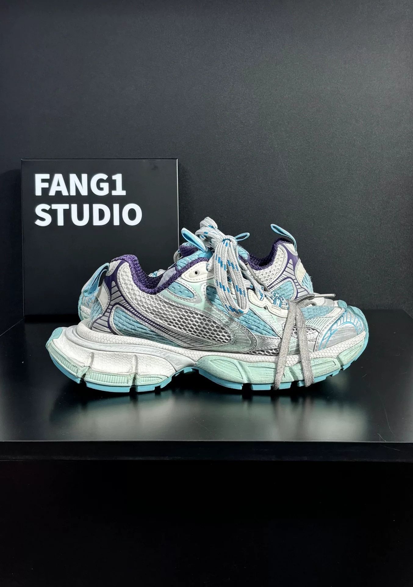 Balenciaga Balenciaga Green Lowtop Sneakers us_7-5 Women Size US 7.5 / IT 37.5 - 5 Thumbnail