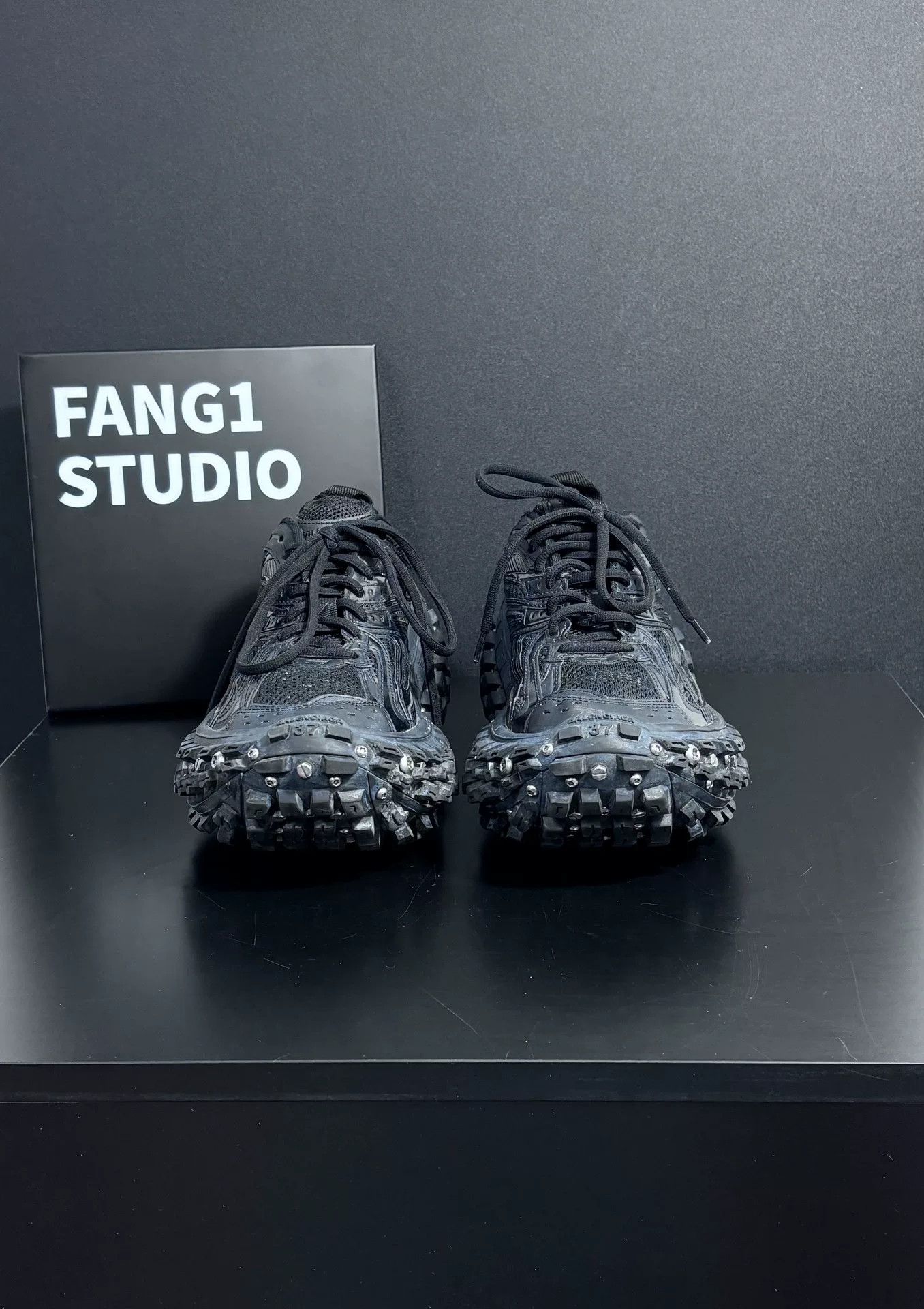 Balenciaga Balenciaga Black Lowtop Sneakers us_6-5 Women Size US 6.5 / IT 36.5 - 2 Thumbnail