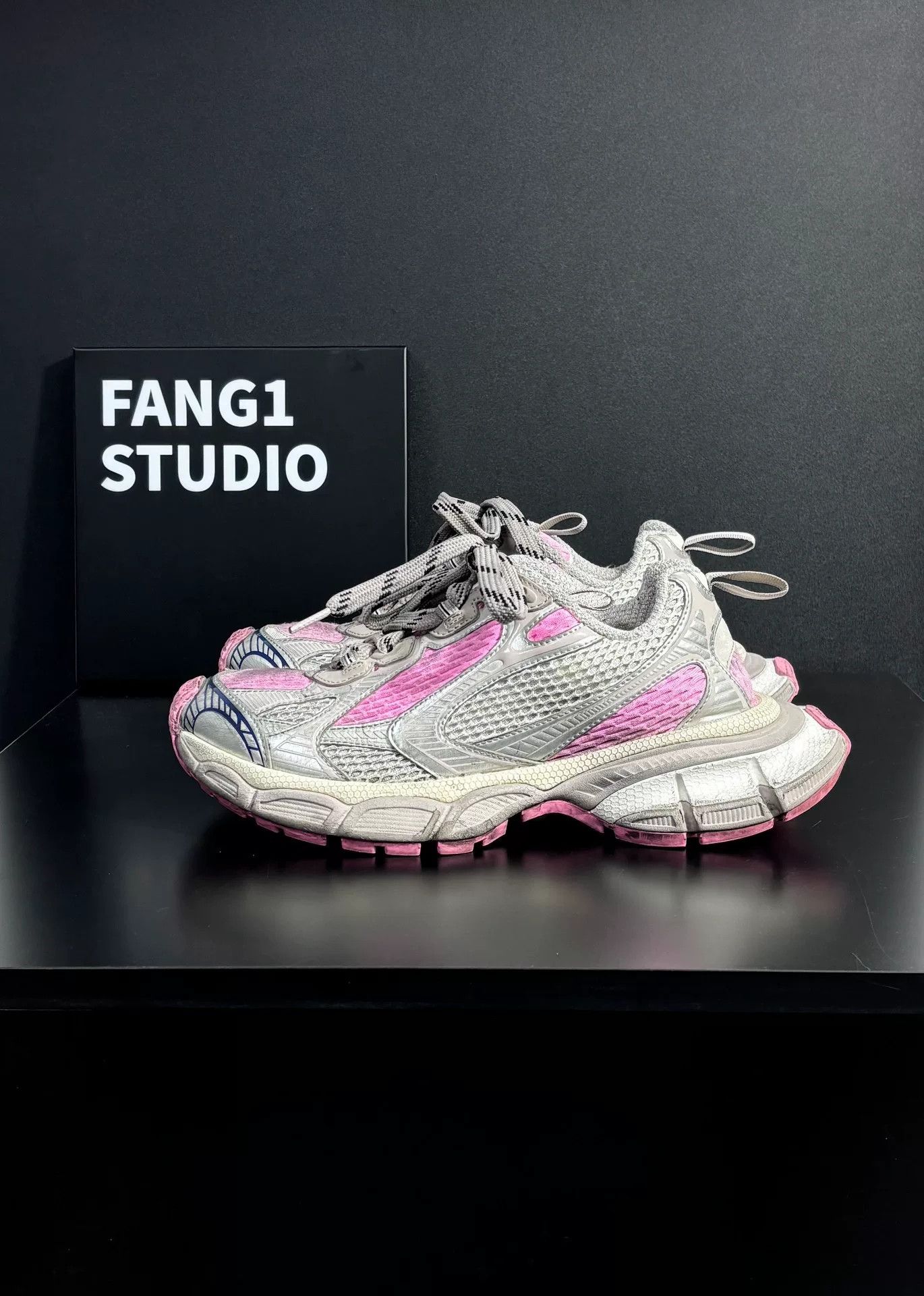 Balenciaga Balenciaga Distressed Silver Lowtop Sneakers us_7-5 Women Size US 7.5 / IT 37.5 - 4 Thumbnail
