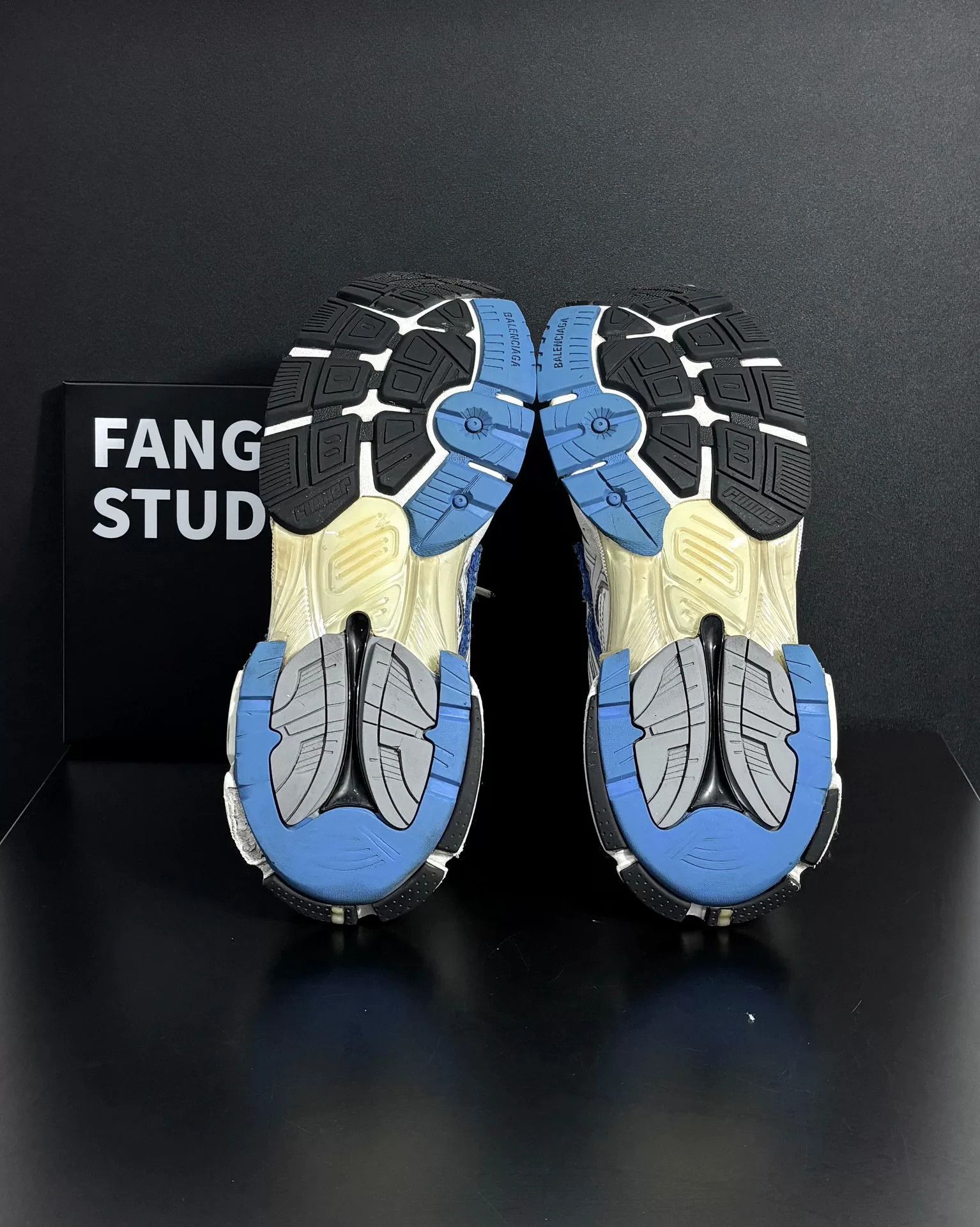 Balenciaga Balenciaga Running Blue Lowtop Sneakers 8.5 Men Size US 8.5 / EU 41-42 - 8 Thumbnail