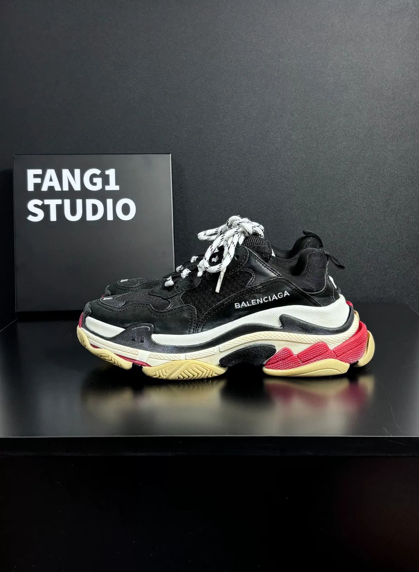 Balenciaga Balenciaga Black Lowtop Sneakers us_6 Women Size US 6 / IT 36 - 4 Thumbnail
