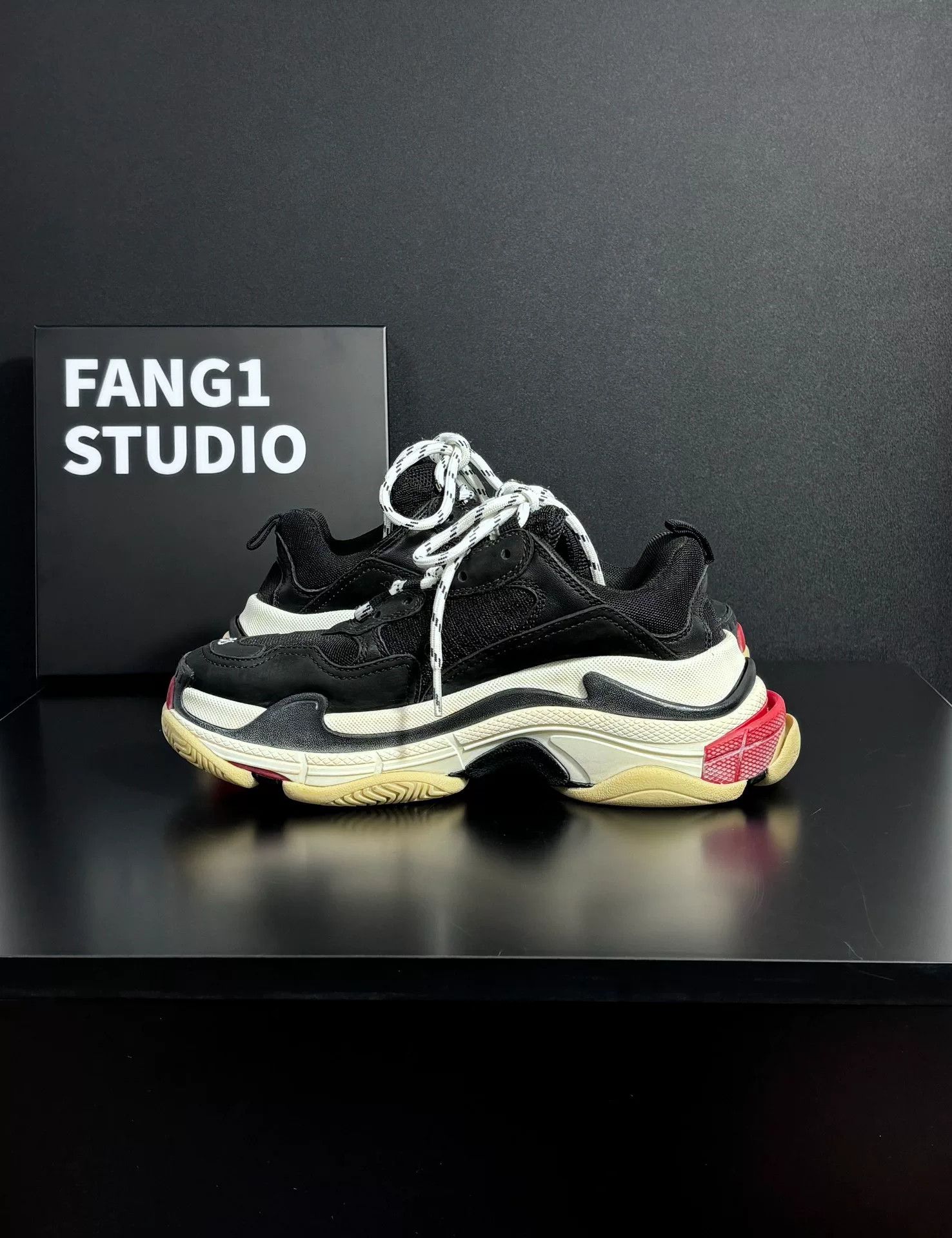 Balenciaga Balenciaga Black Lowtop Sneakers us_6 Women Size US 6 / IT 36 - 6 Thumbnail