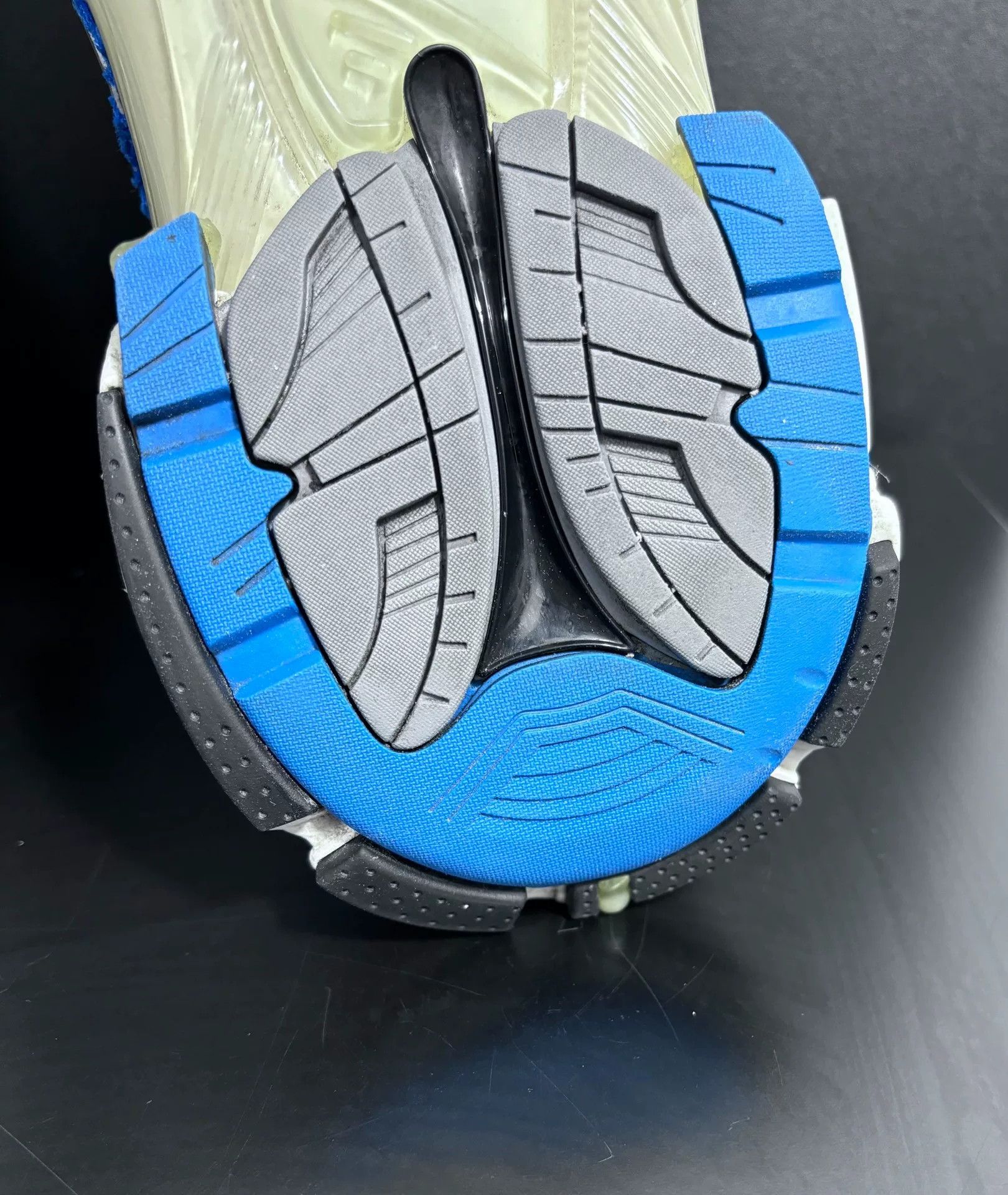 Balenciaga Balenciaga Running Blue Lowtop Sneakers us_6-5 Women Size US 6.5 / IT 36.5 - 8 Thumbnail