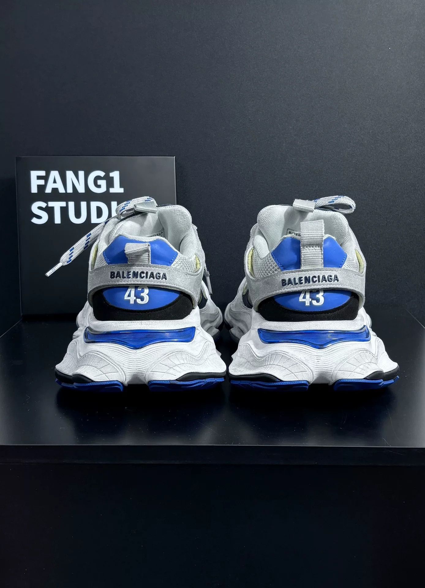 Balenciaga Balenciaga Cargo Blue Lowtop Sneakers 10 Men Size US 10 / EU 43 - 7 Thumbnail