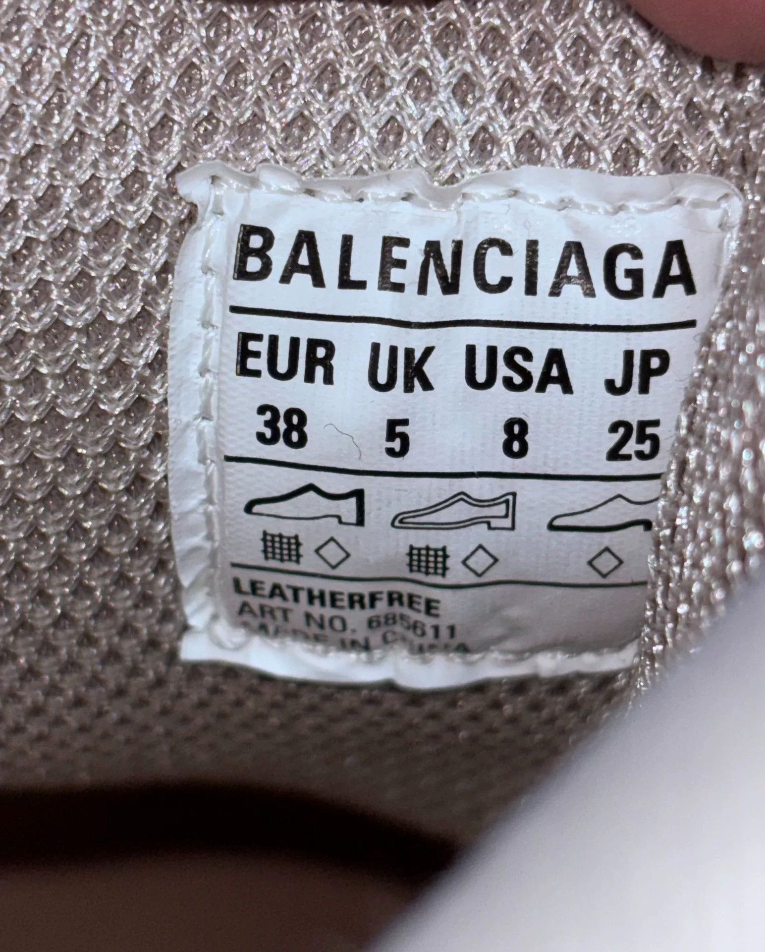 Balenciaga Balenciaga Beige Lowtop Sneakers us_7-5 Women Size US 7.5 / IT 37.5 - 9 Thumbnail