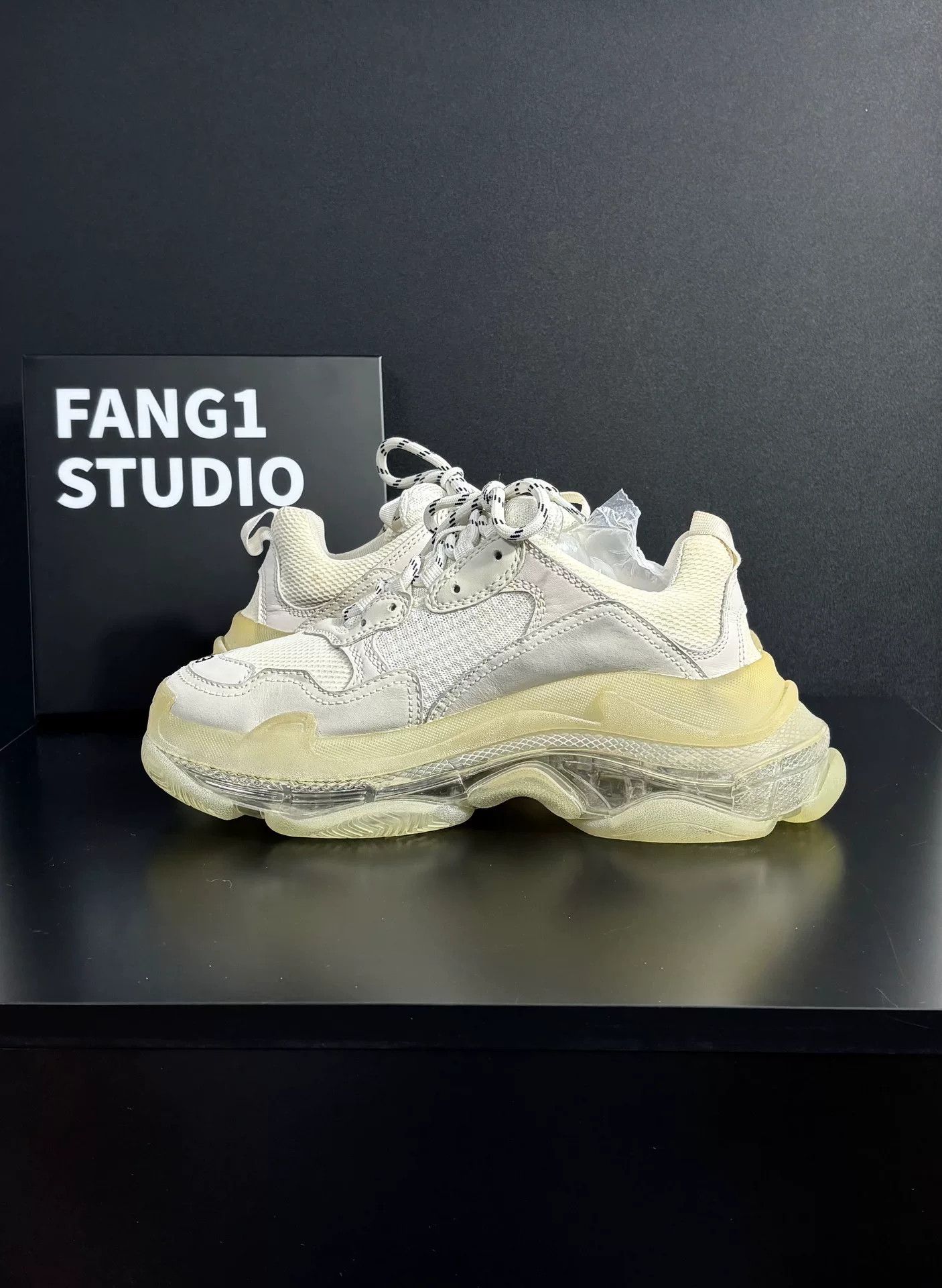 Balenciaga Balenciaga Clear Lowtop Sneakers us_8-5 Women Size US 8.5 / IT 38.5 - 6 Thumbnail