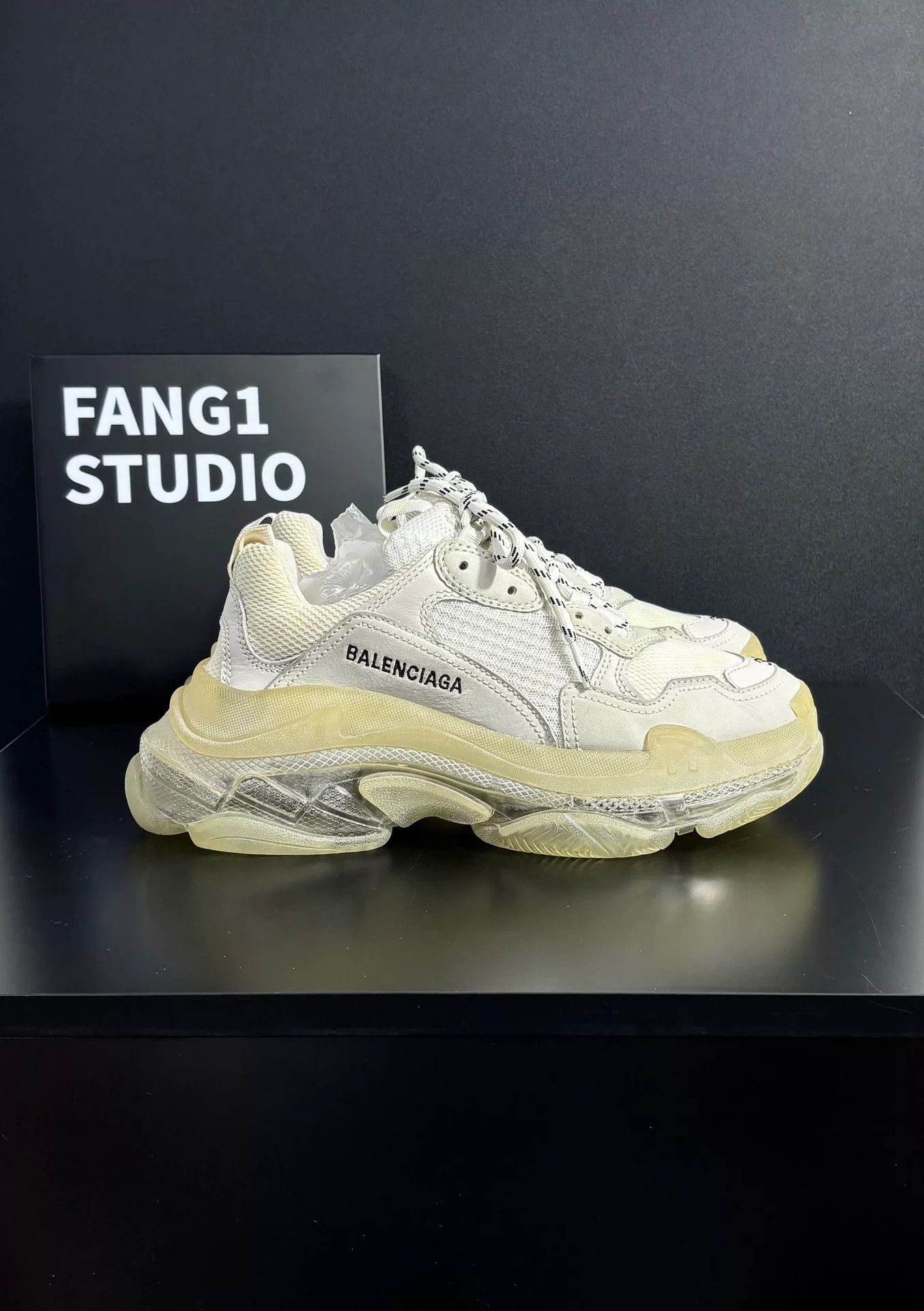 Balenciaga Balenciaga Clear Lowtop Sneakers us_8-5 Women Size US 8.5 / IT 38.5 - 3 Thumbnail