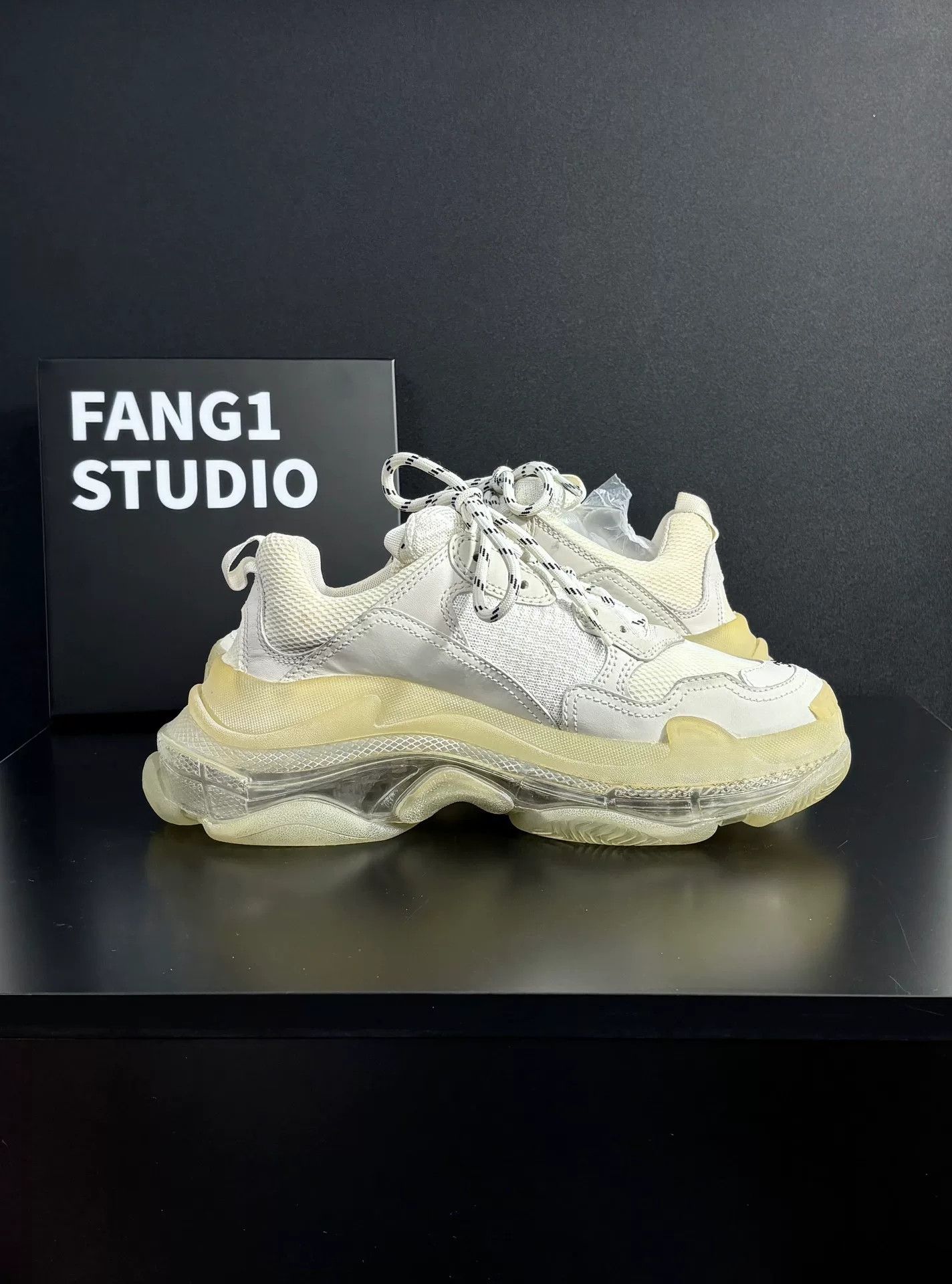 Balenciaga Balenciaga Clear Lowtop Sneakers us_8-5 Women Size US 8.5 / IT 38.5 - 5 Thumbnail