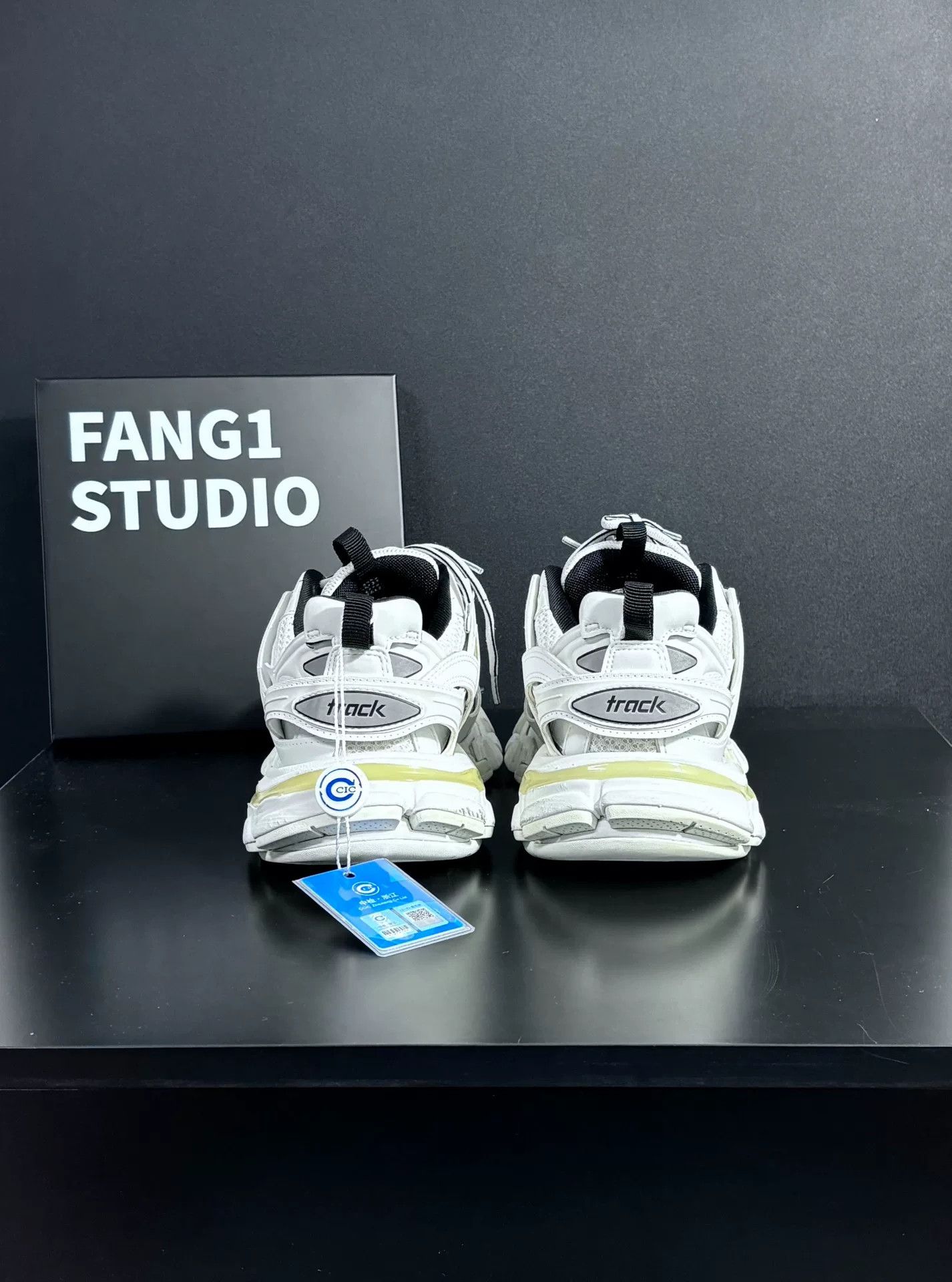 Balenciaga Balenciaga White Lowtop Sneakers us_6-5 Women Size US 6.5 / IT 36.5 - 7 Thumbnail