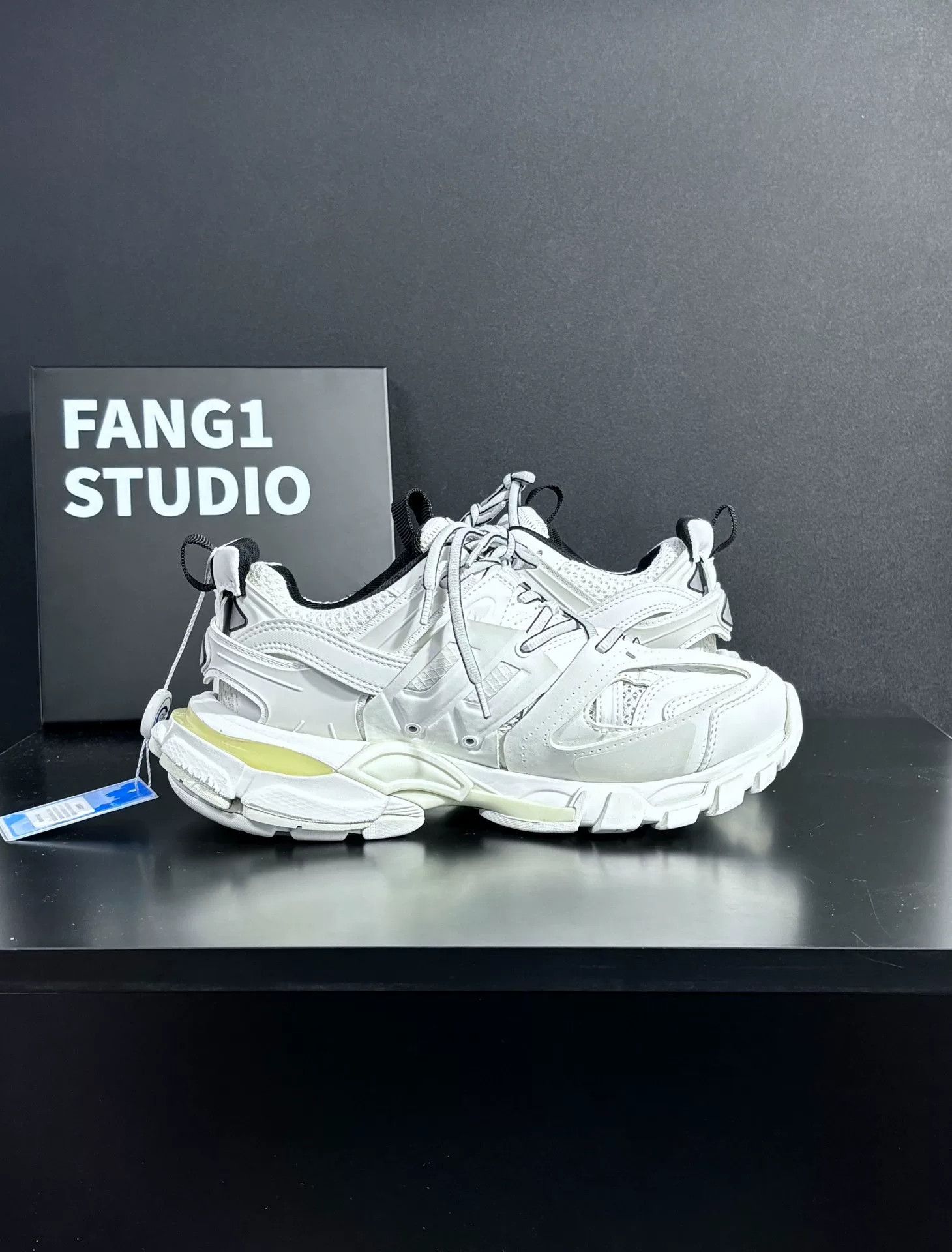 Balenciaga Balenciaga White Lowtop Sneakers us_6-5 Women Size US 6.5 / IT 36.5 - 5 Thumbnail