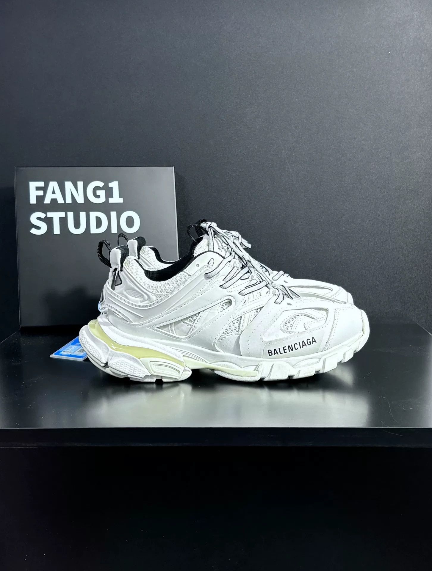 Balenciaga Balenciaga White Lowtop Sneakers us_6-5 Women Size US 6.5 / IT 36.5 - 3 Thumbnail