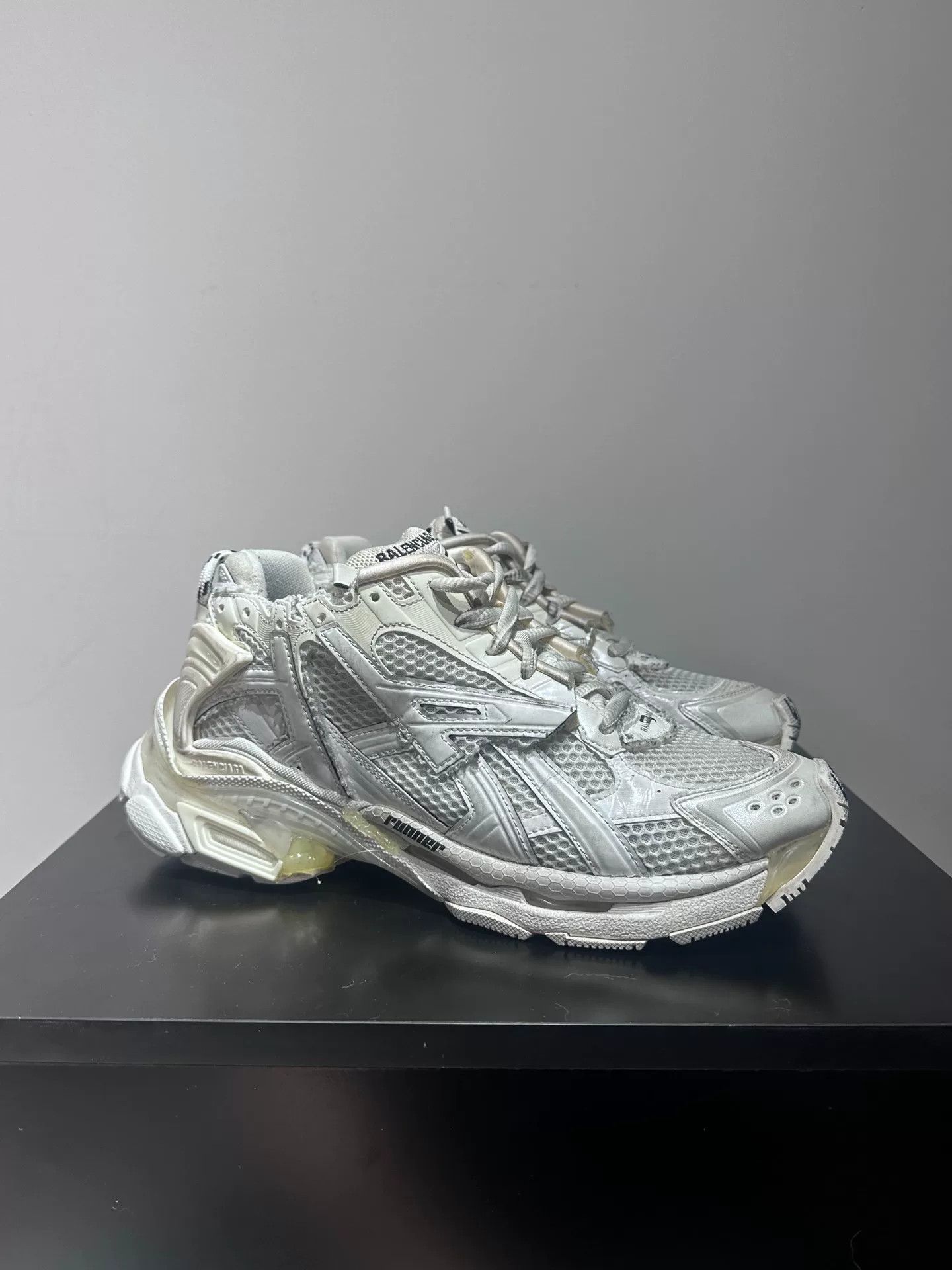 Balenciaga Balenciaga Running White Lowtop Sneakers 9 Men Size US 9 / EU 42 - 2 Thumbnail