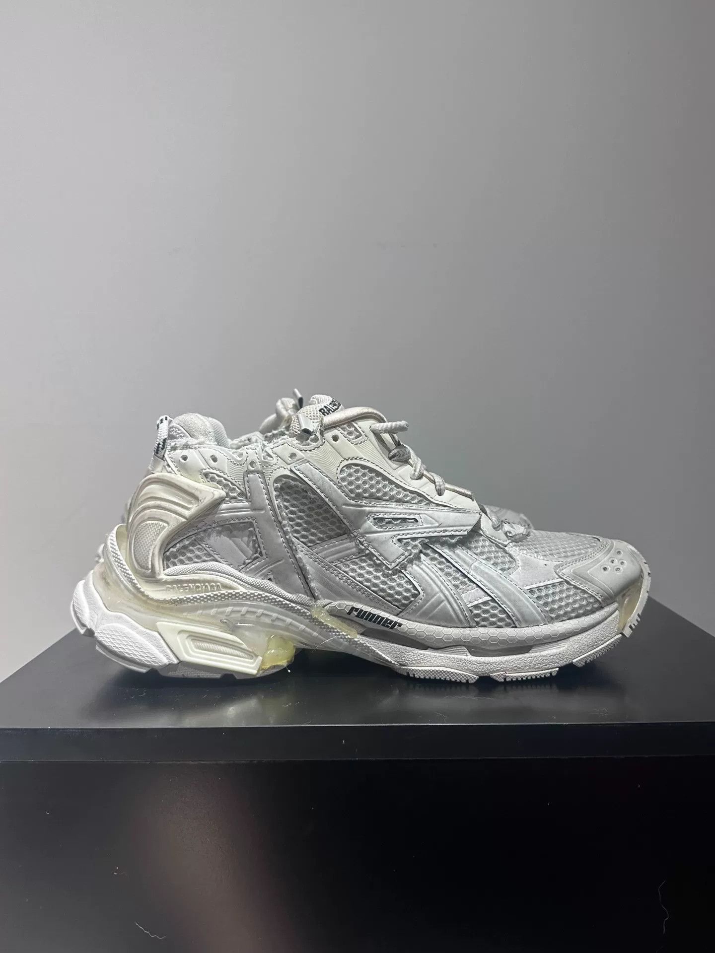 Balenciaga Balenciaga Running White Lowtop Sneakers 9 Men Size US 9 / EU 42 - 3 Thumbnail