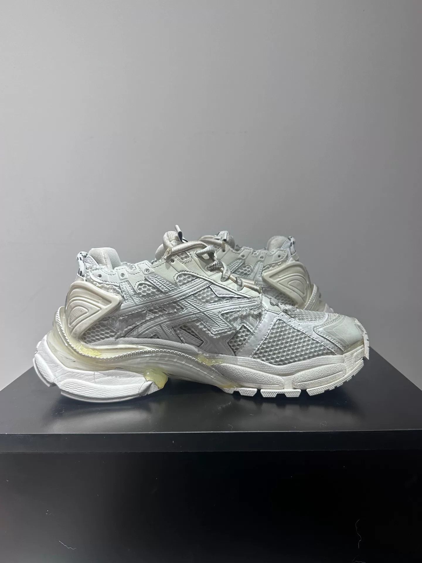 Balenciaga Balenciaga Running White Lowtop Sneakers 9 Men Size US 9 / EU 42 - 6 Thumbnail