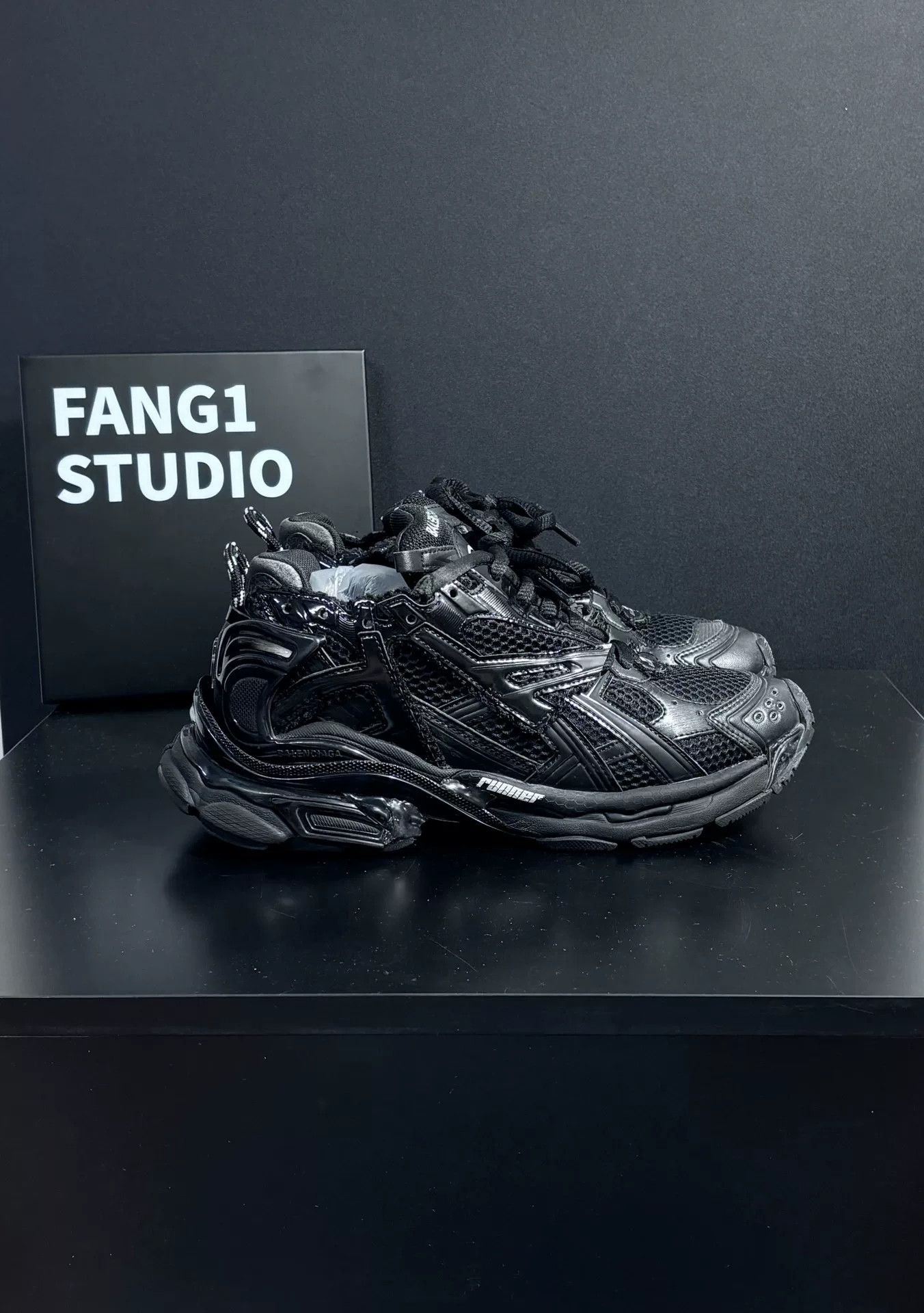 Balenciaga Balenciaga Running Black Lowtop Sneakers 6.5 Men Size US 6.5 / EU 39-40 - 4 Thumbnail