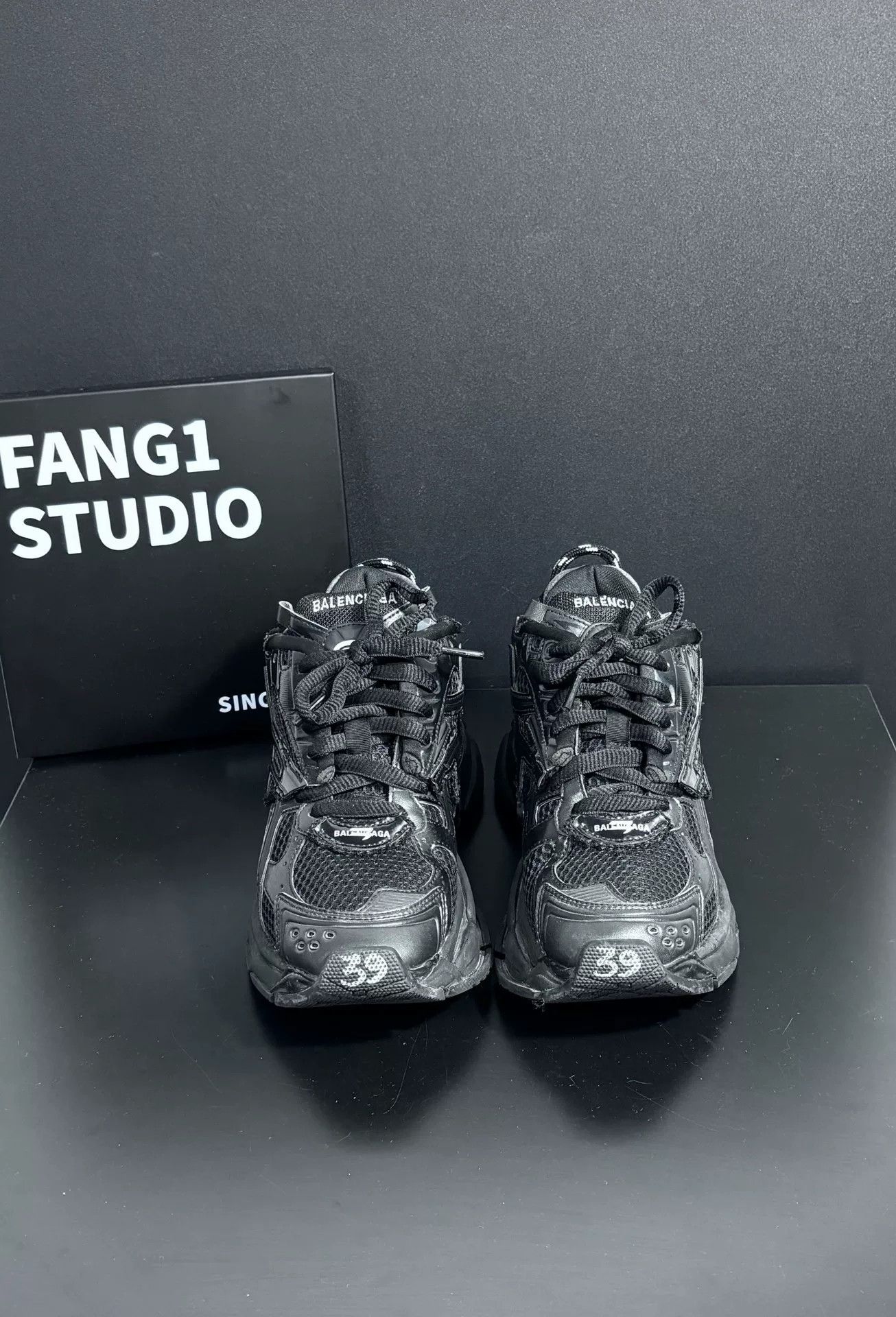 Balenciaga Balenciaga Running Black Lowtop Sneakers 6.5 Men Size US 6.5 / EU 39-40 - 2 Thumbnail