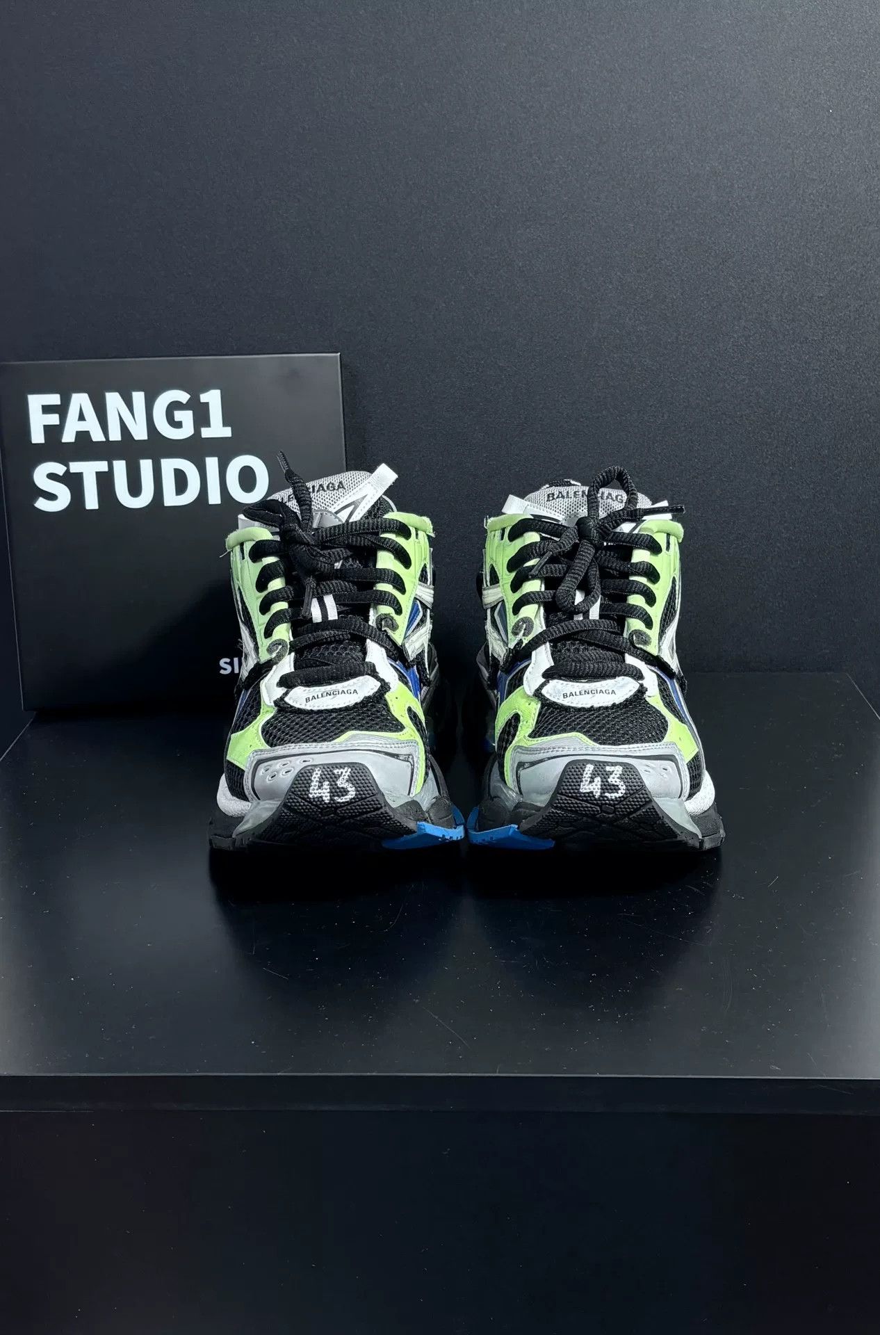 Balenciaga Balenciaga Running Green Lowtop Sneakers 10 Men Size US 10 / EU 43 - 2 Thumbnail