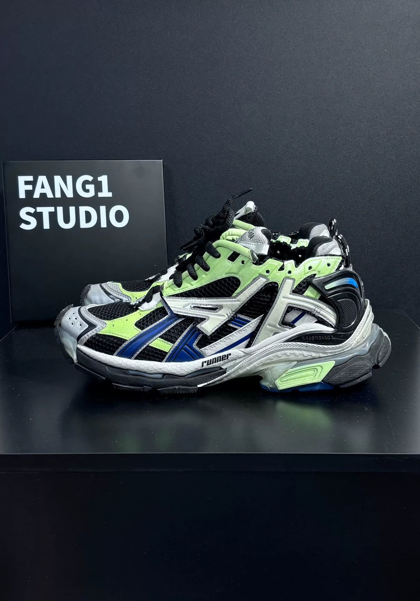 Balenciaga Balenciaga Running Green Lowtop Sneakers 10 Men Size US 10 / EU 43 - 4 Thumbnail