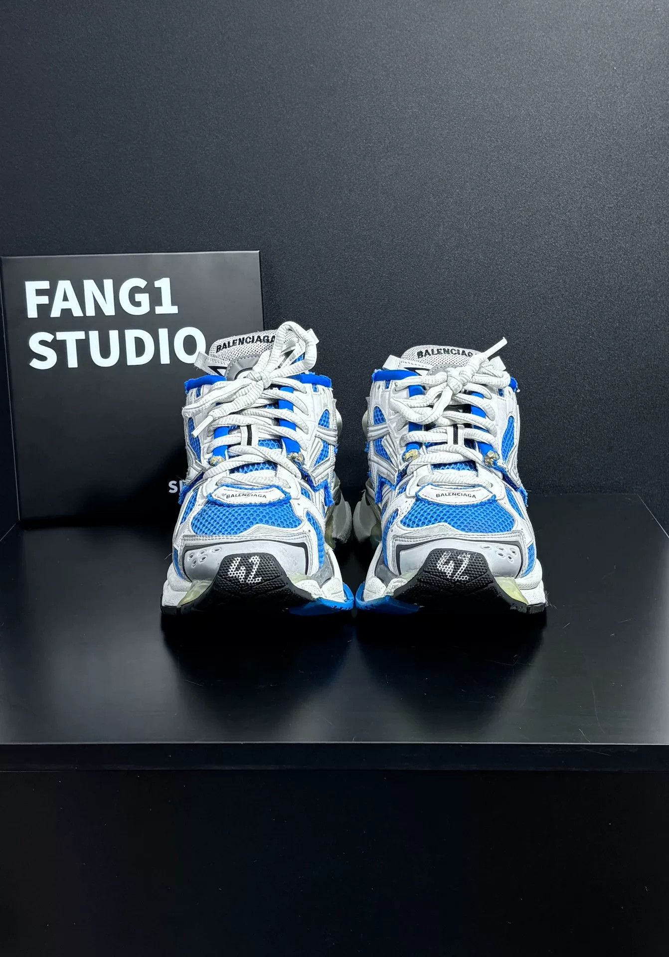 Balenciaga Balenciaga Running Blue Lowtop Sneakers 9 Men Size US 9 / EU 42 - 2 Thumbnail
