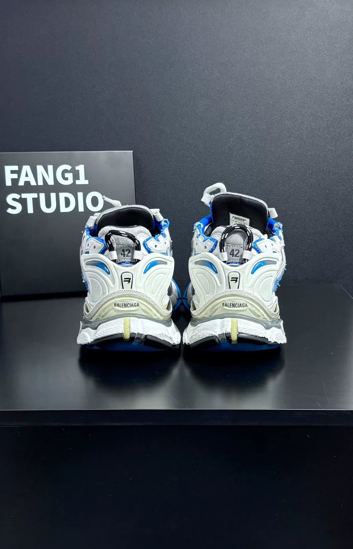 Balenciaga Balenciaga Running Blue Lowtop Sneakers 9 Men Size US 9 / EU 42 - 7 Thumbnail