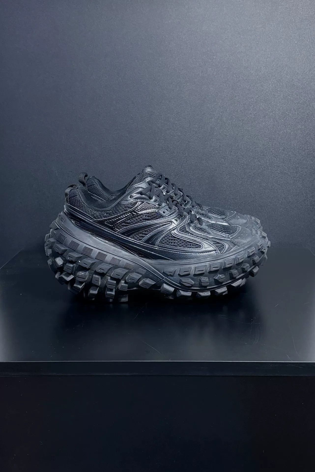 Balenciaga Balenciaga Black Lowtop Sneakers us_7-5 Women Size US 7.5 / IT 37.5 - 3 Thumbnail