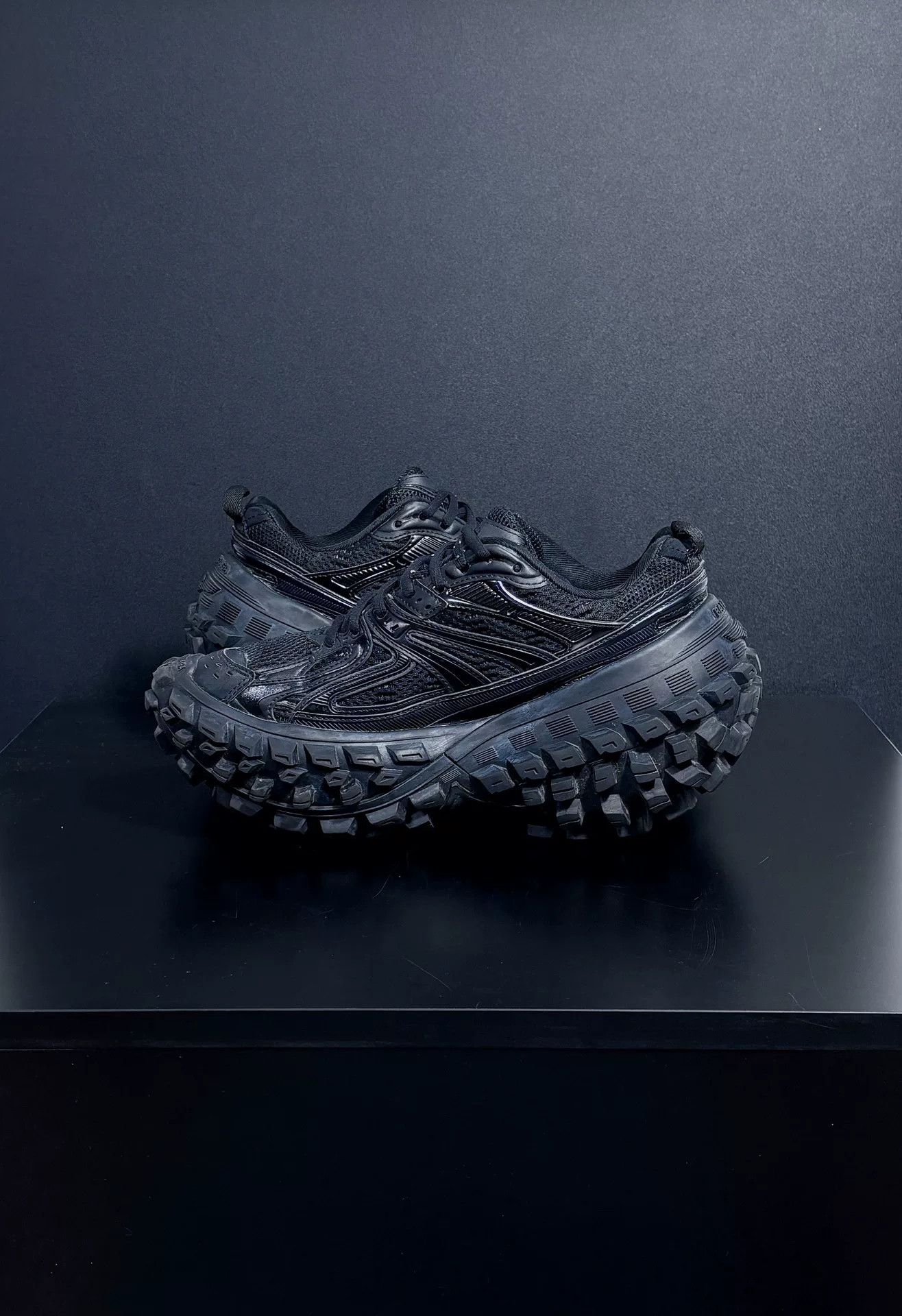 Balenciaga Balenciaga Black Lowtop Sneakers us_7-5 Women Size US 7.5 / IT 37.5 - 5 Thumbnail