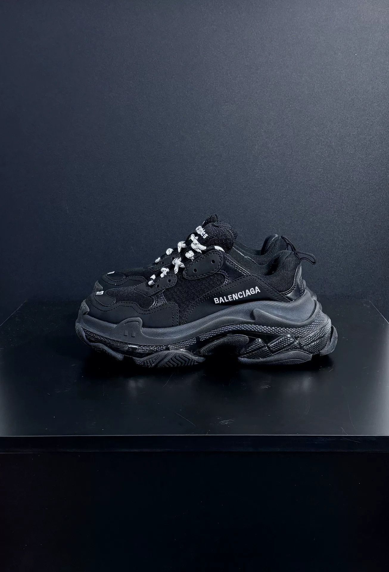 Balenciaga Balenciaga Black Lowtop Sneakers us_6-5 Women Size US 6.5 / IT 36.5 - 4 Thumbnail