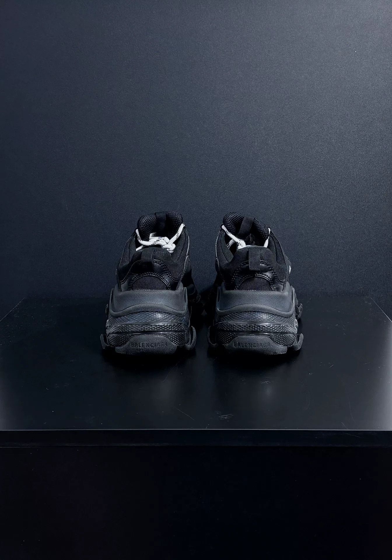 Balenciaga Balenciaga Black Lowtop Sneakers us_6-5 Women Size US 6.5 / IT 36.5 - 7 Thumbnail