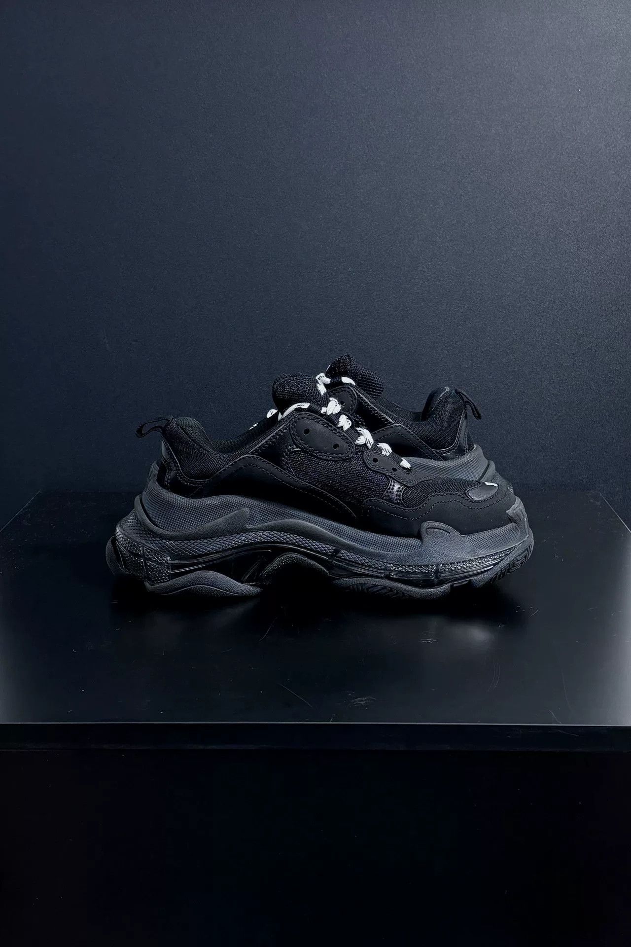 Balenciaga Balenciaga Black Lowtop Sneakers us_6-5 Women Size US 6.5 / IT 36.5 - 5 Thumbnail