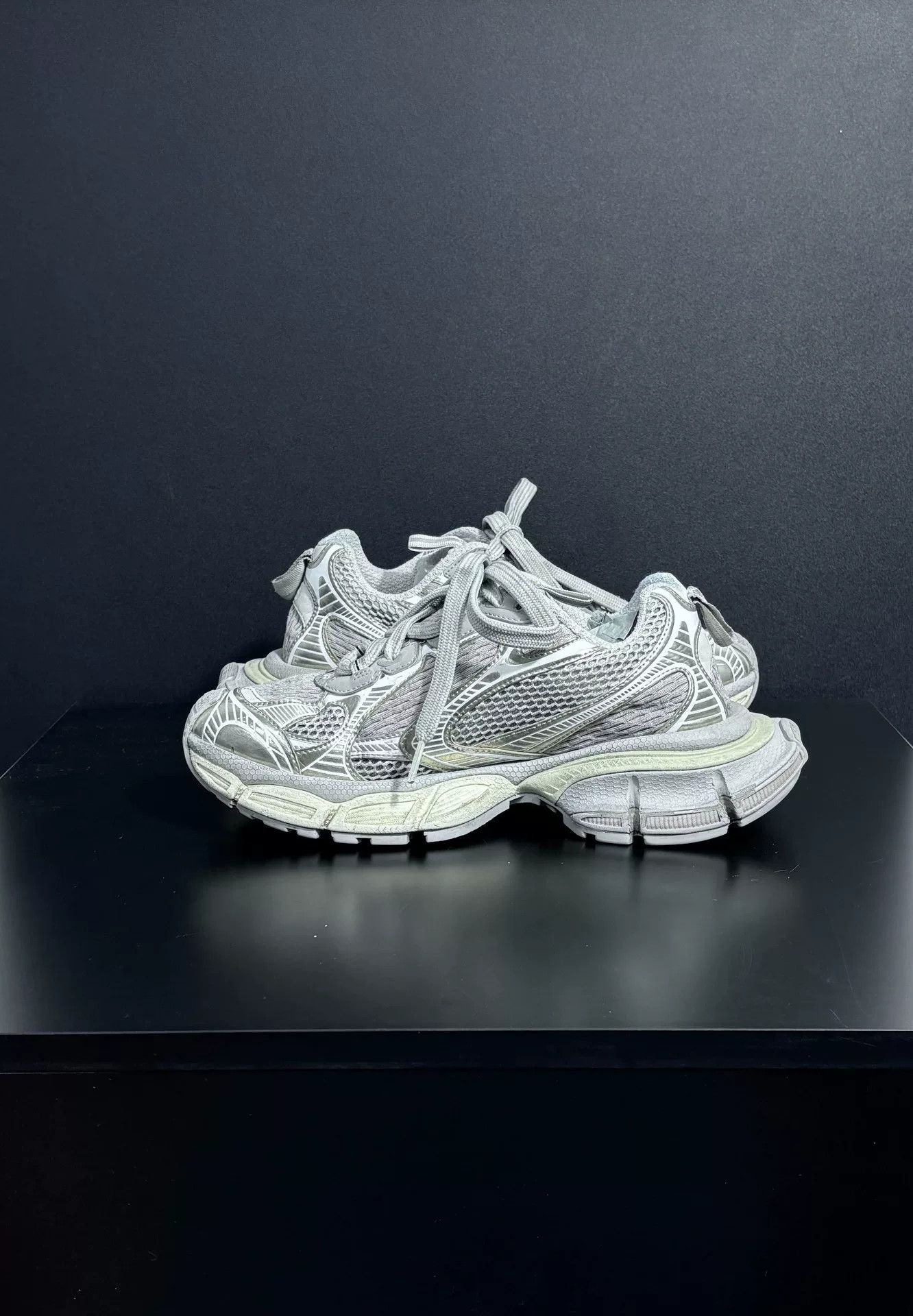 Balenciaga Balenciaga Beige Lowtop Sneakers us_8-5 Women Size US 8.5 / IT 38.5 - 6 Thumbnail