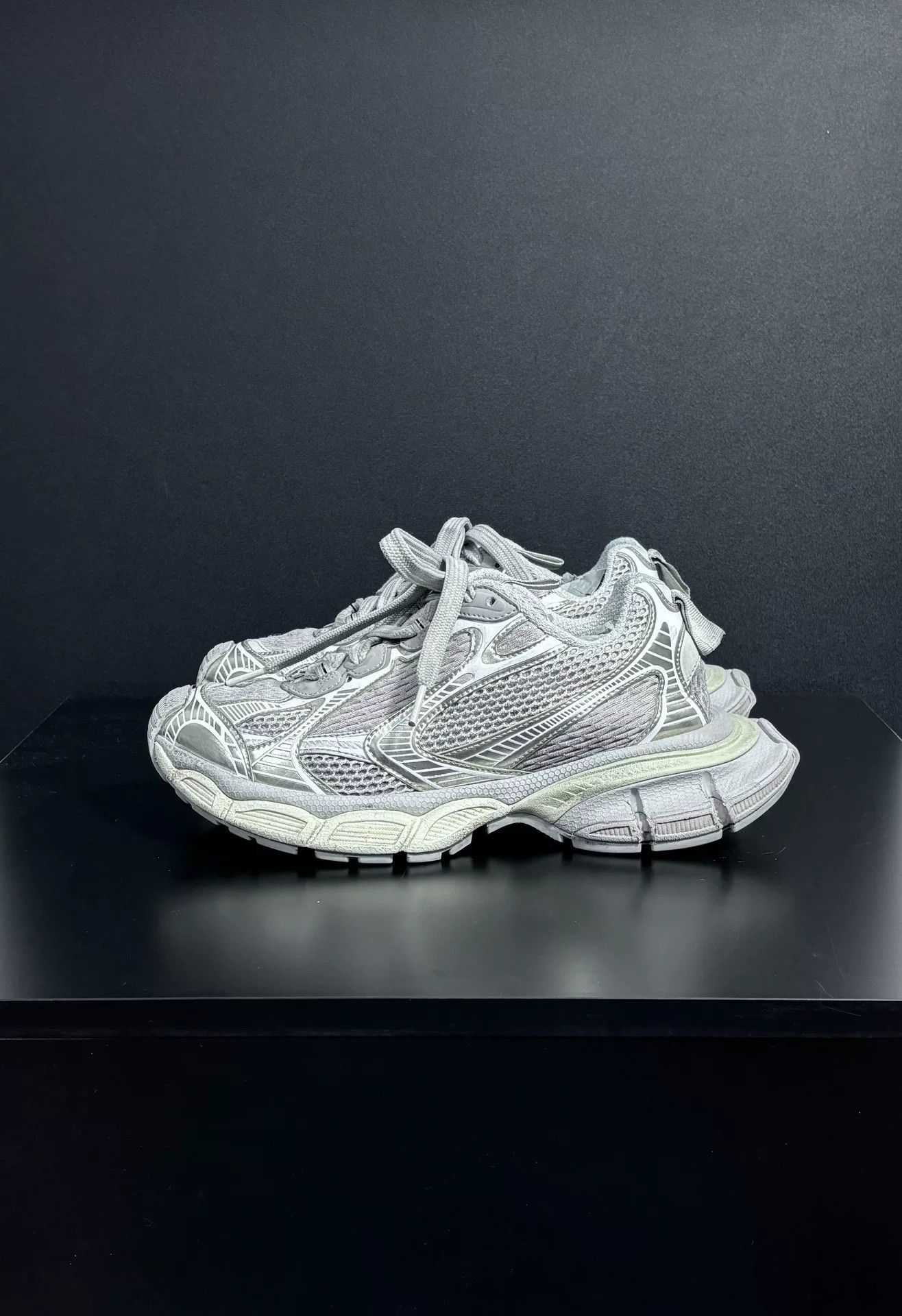 Balenciaga Balenciaga Beige Lowtop Sneakers us_8-5 Women Size US 8.5 / IT 38.5 - 4 Thumbnail