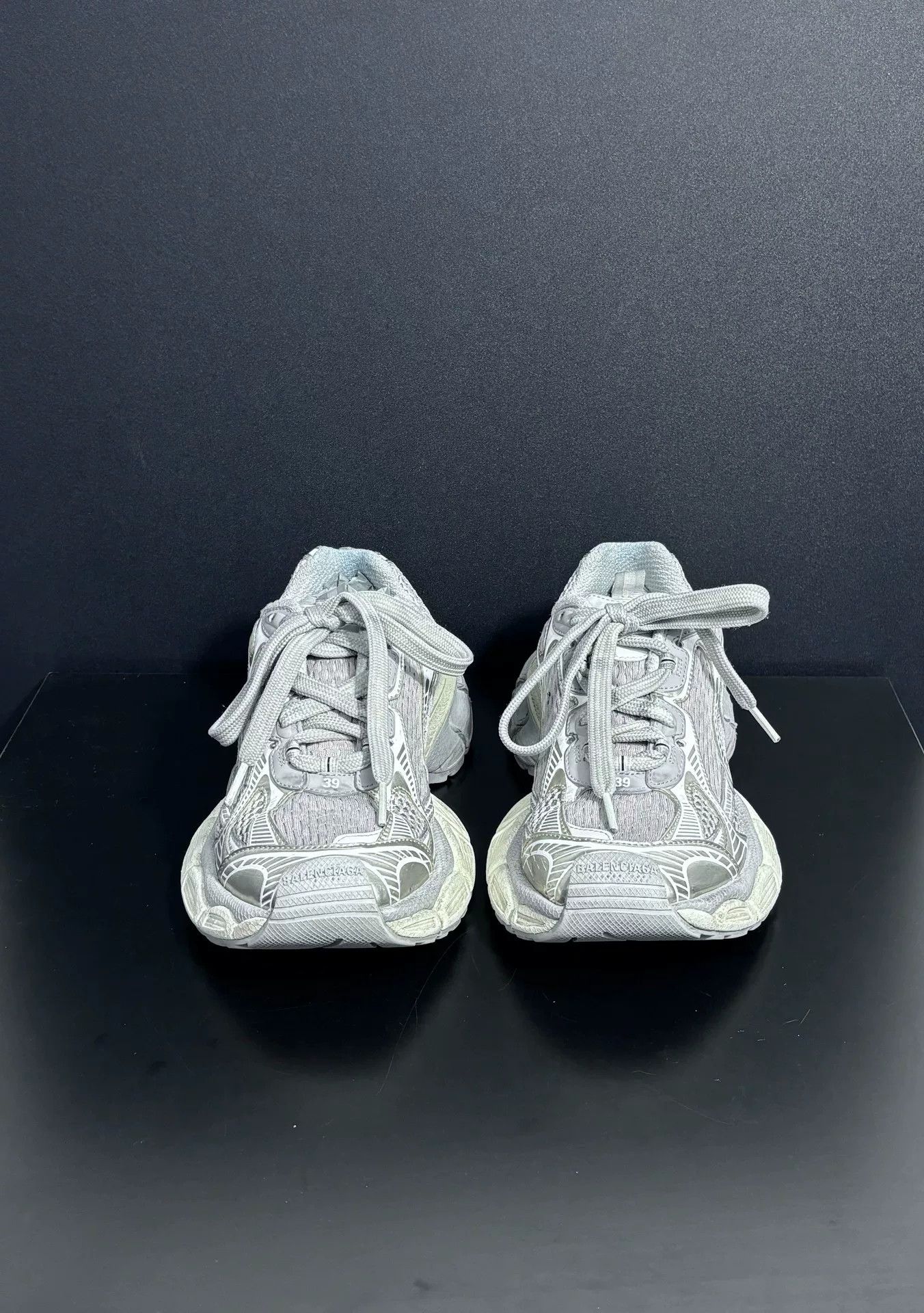 Balenciaga Balenciaga Beige Lowtop Sneakers us_8-5 Women Size US 8.5 / IT 38.5 - 2 Thumbnail