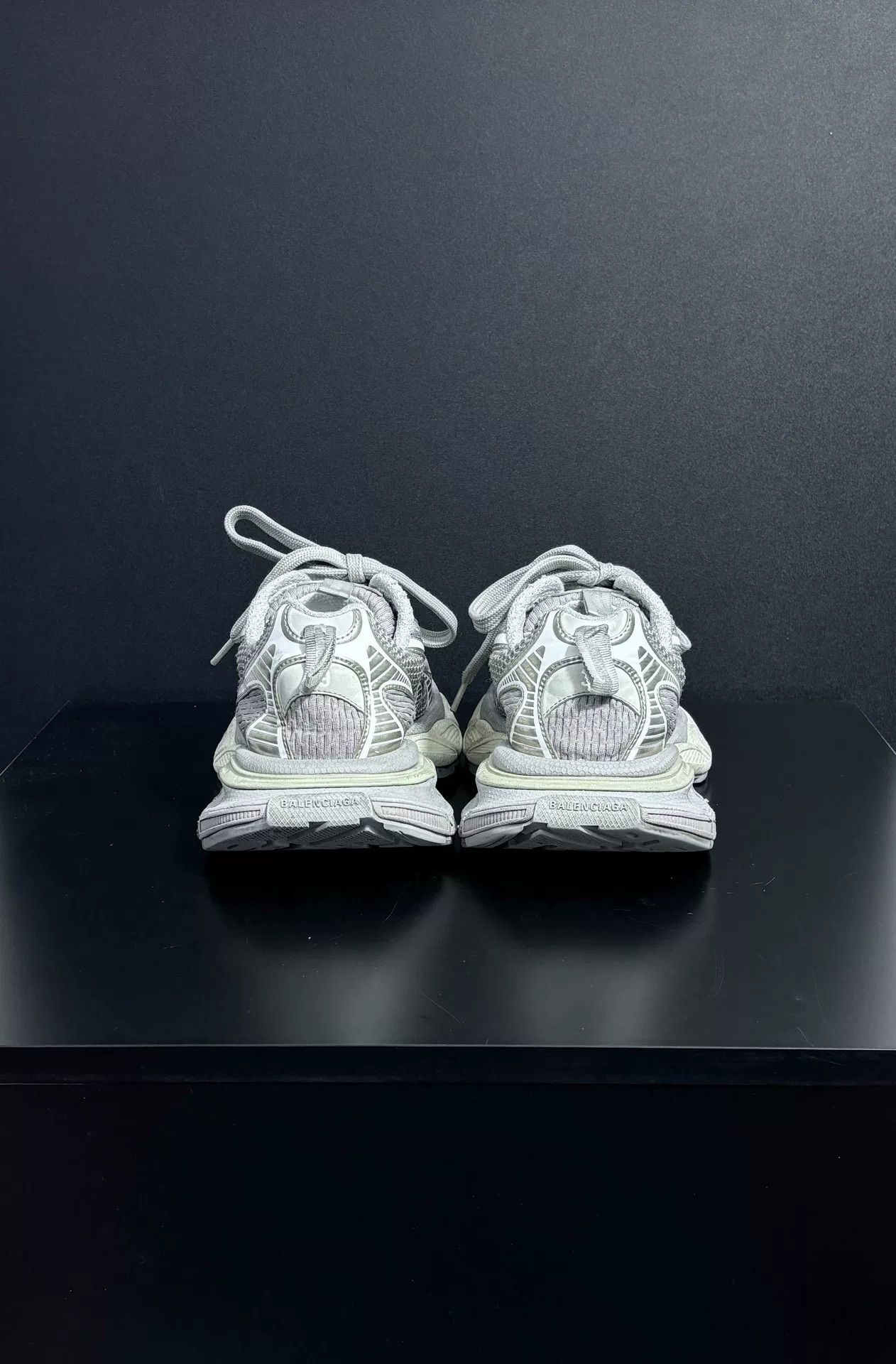 Balenciaga Balenciaga Beige Lowtop Sneakers us_8-5 Women Size US 8.5 / IT 38.5 - 7 Thumbnail