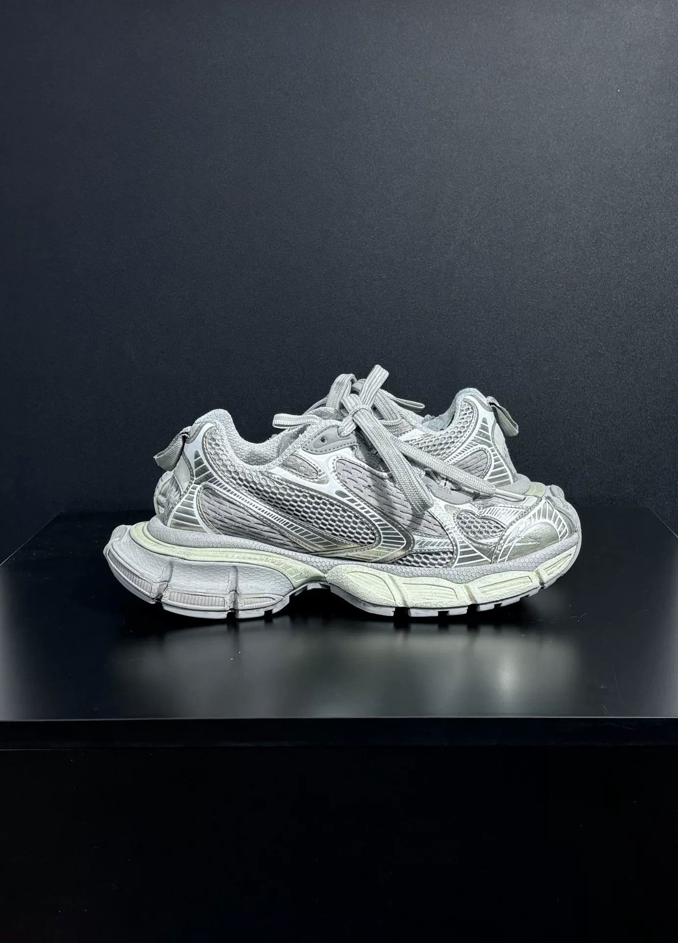 Balenciaga Balenciaga Beige Lowtop Sneakers us_8-5 Women Size US 8.5 / IT 38.5 - 5 Thumbnail