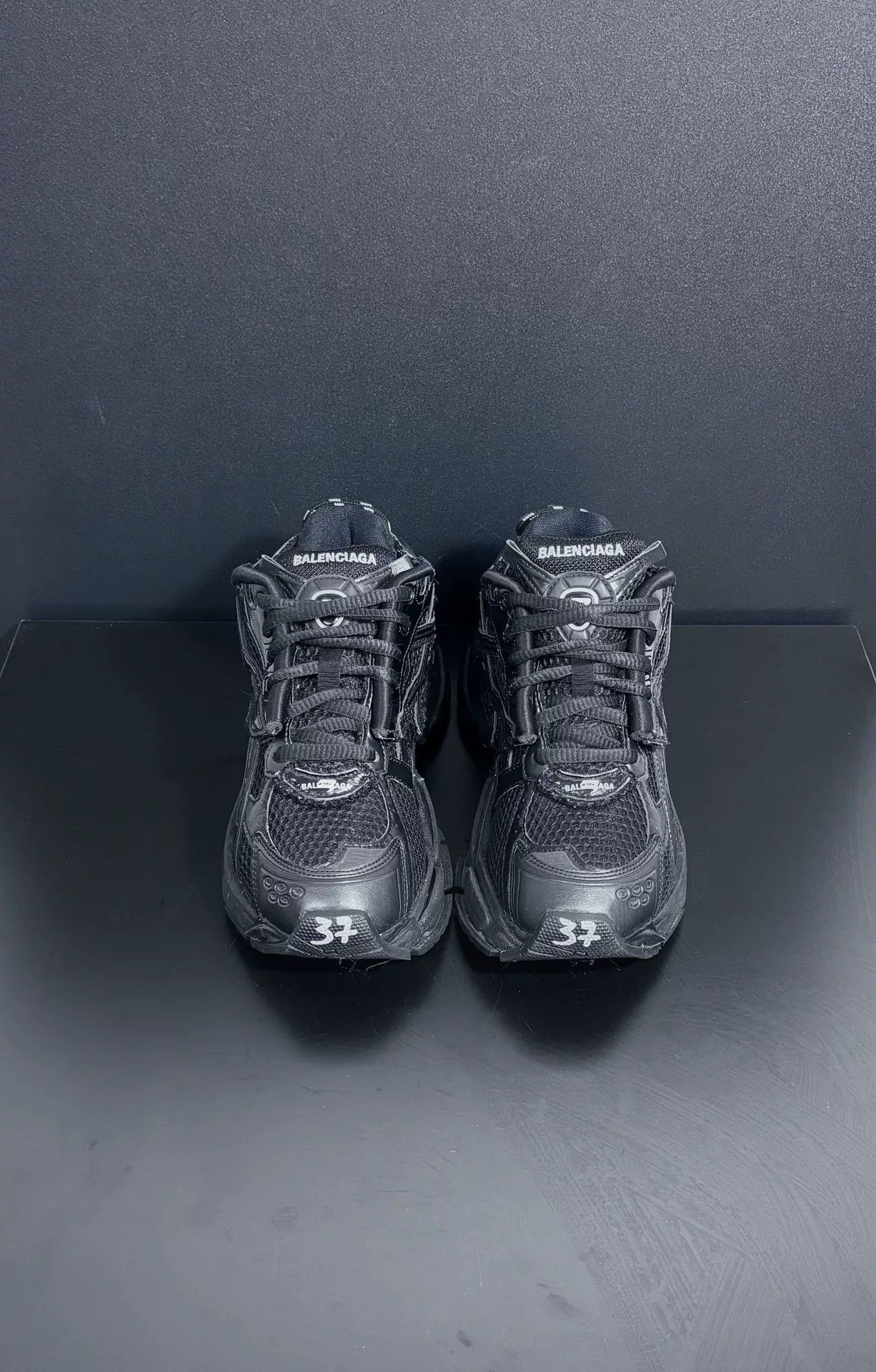 Balenciaga Balenciaga Running Black Lowtop Sneakers us_6-5 Women Size US 6.5 / IT 36.5 - 2 Thumbnail