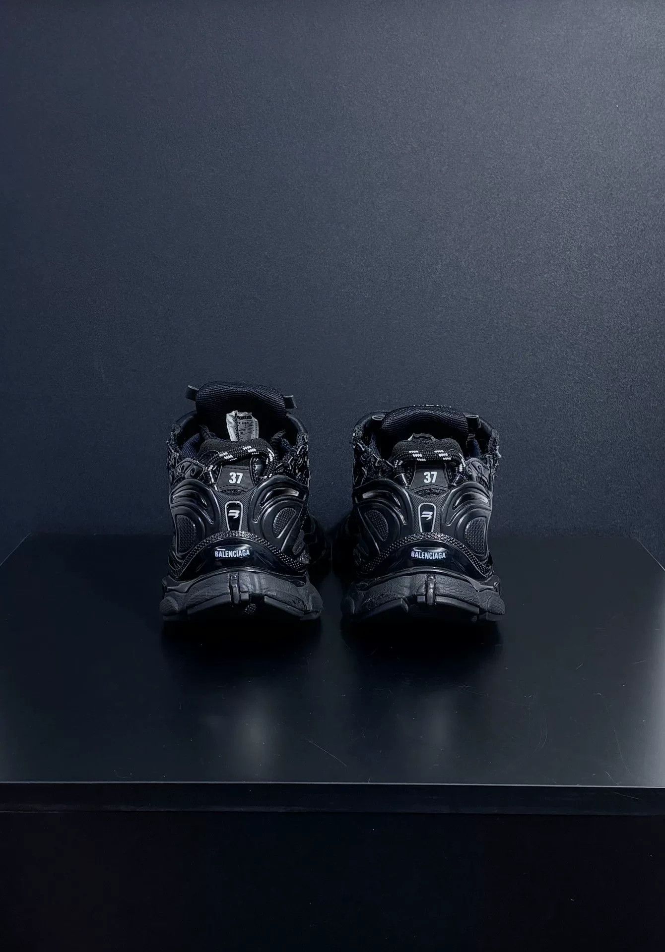 Balenciaga Balenciaga Running Black Lowtop Sneakers us_6-5 Women Size US 6.5 / IT 36.5 - 7 Thumbnail