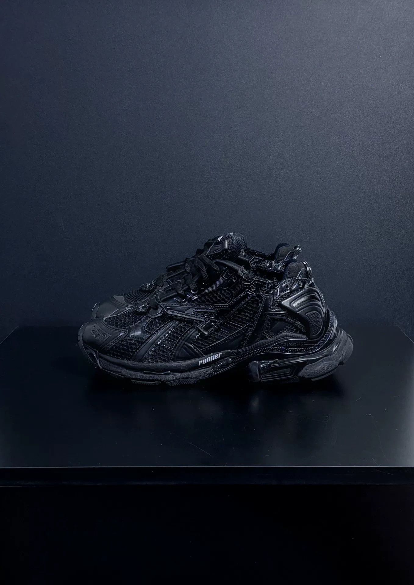 Balenciaga Balenciaga Running Black Lowtop Sneakers us_6-5 Women Size US 6.5 / IT 36.5 - 4 Thumbnail