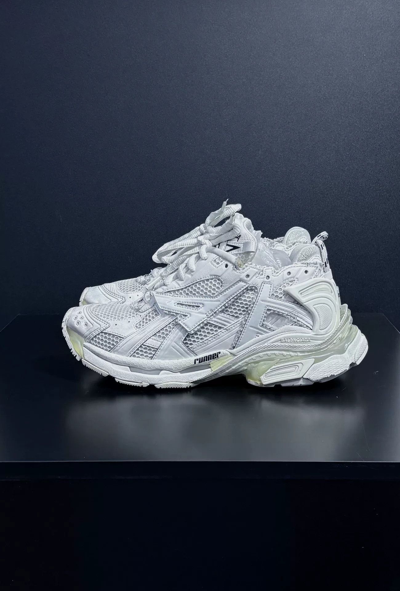 Balenciaga Balenciaga Running White Lowtop Sneakers 8.5 Men Size US 8.5 / EU 41-42 - 4 Thumbnail